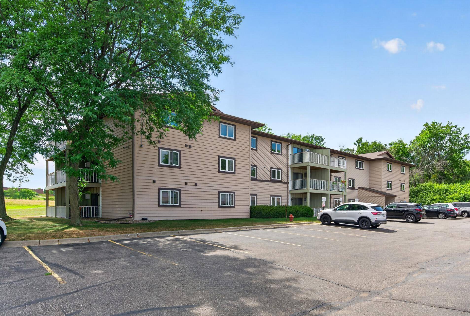 570 Whispering LN #303, Hastings, MN 55033