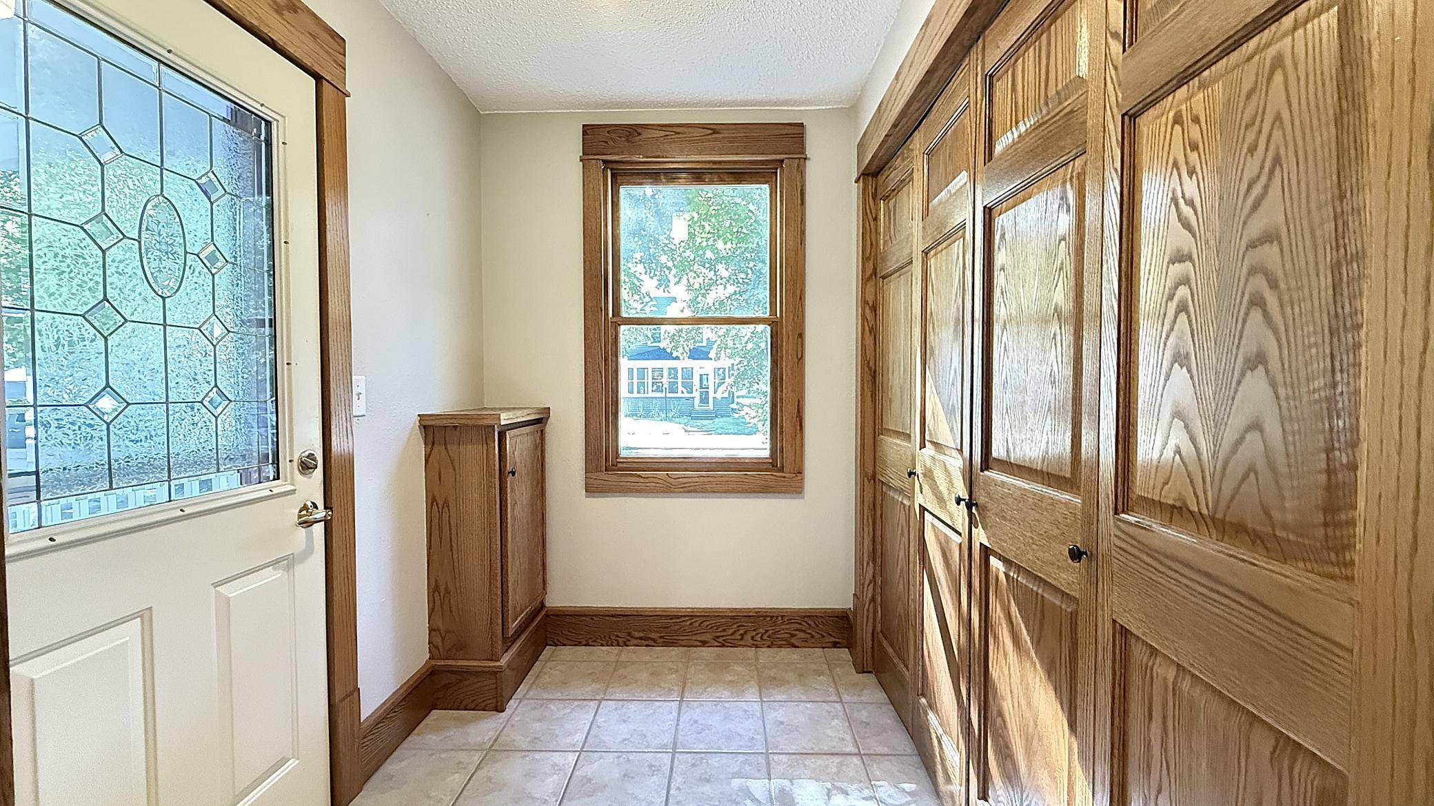 910 N 5th ST, Montevideo, MN 56265