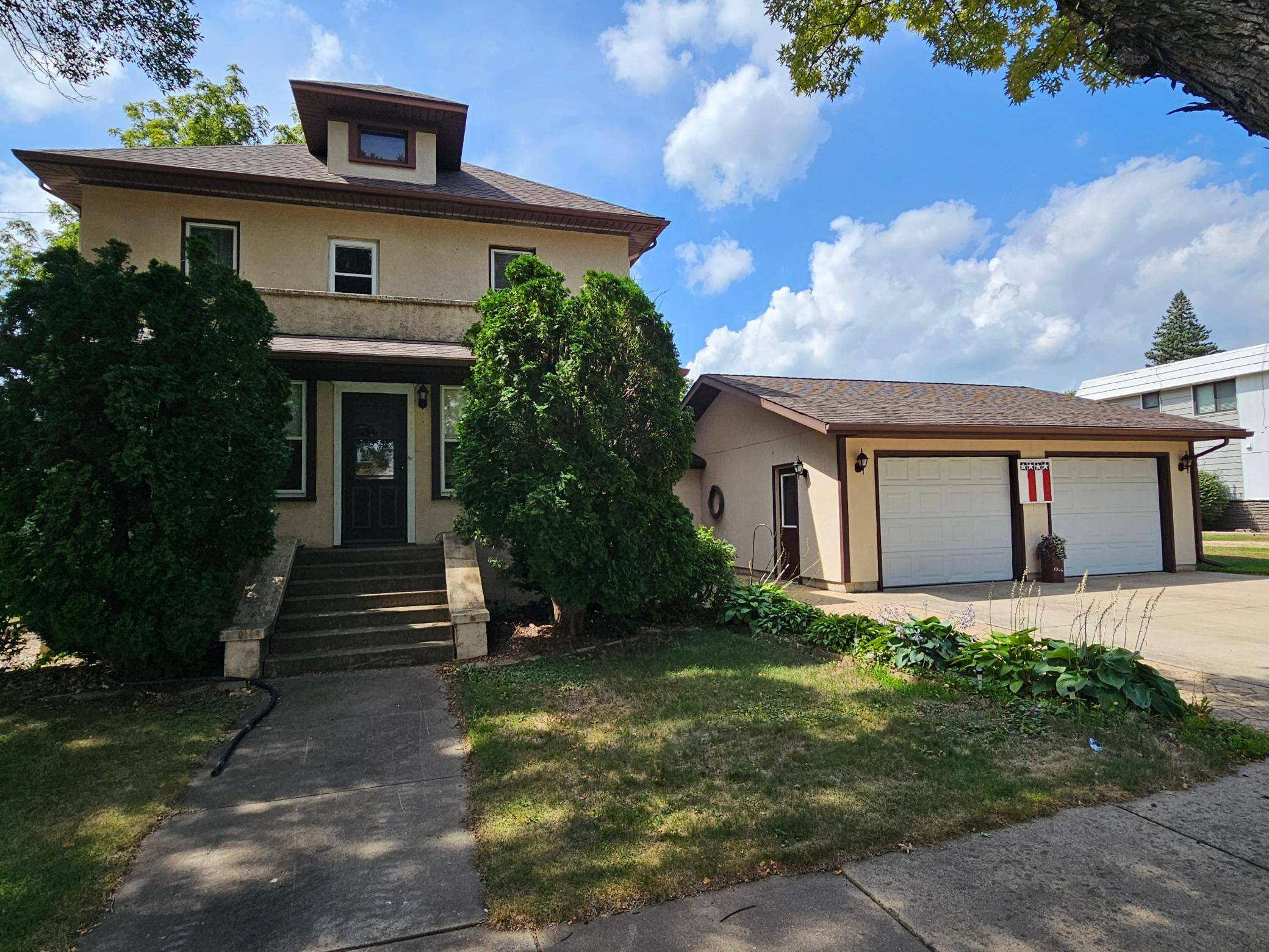824 Adams AVE, Westbrook, MN 56183