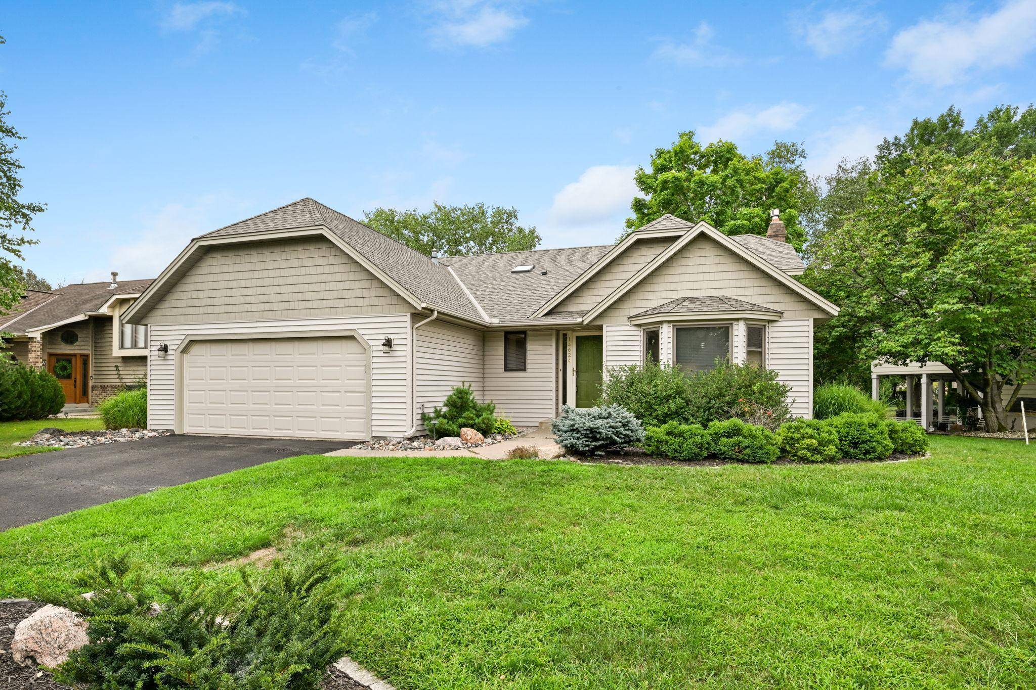 14624 Hanover LN, Apple Valley, MN 55124