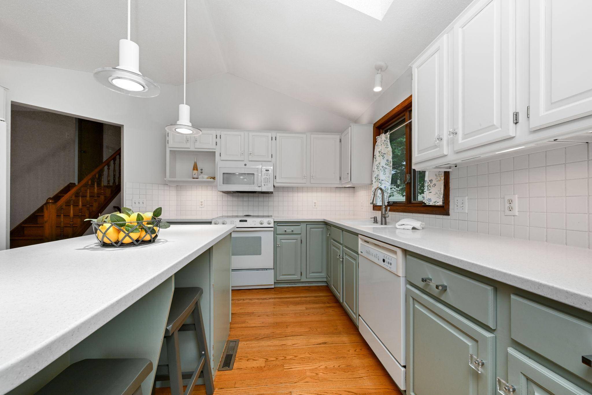 14624 Hanover LN, Apple Valley, MN 55124