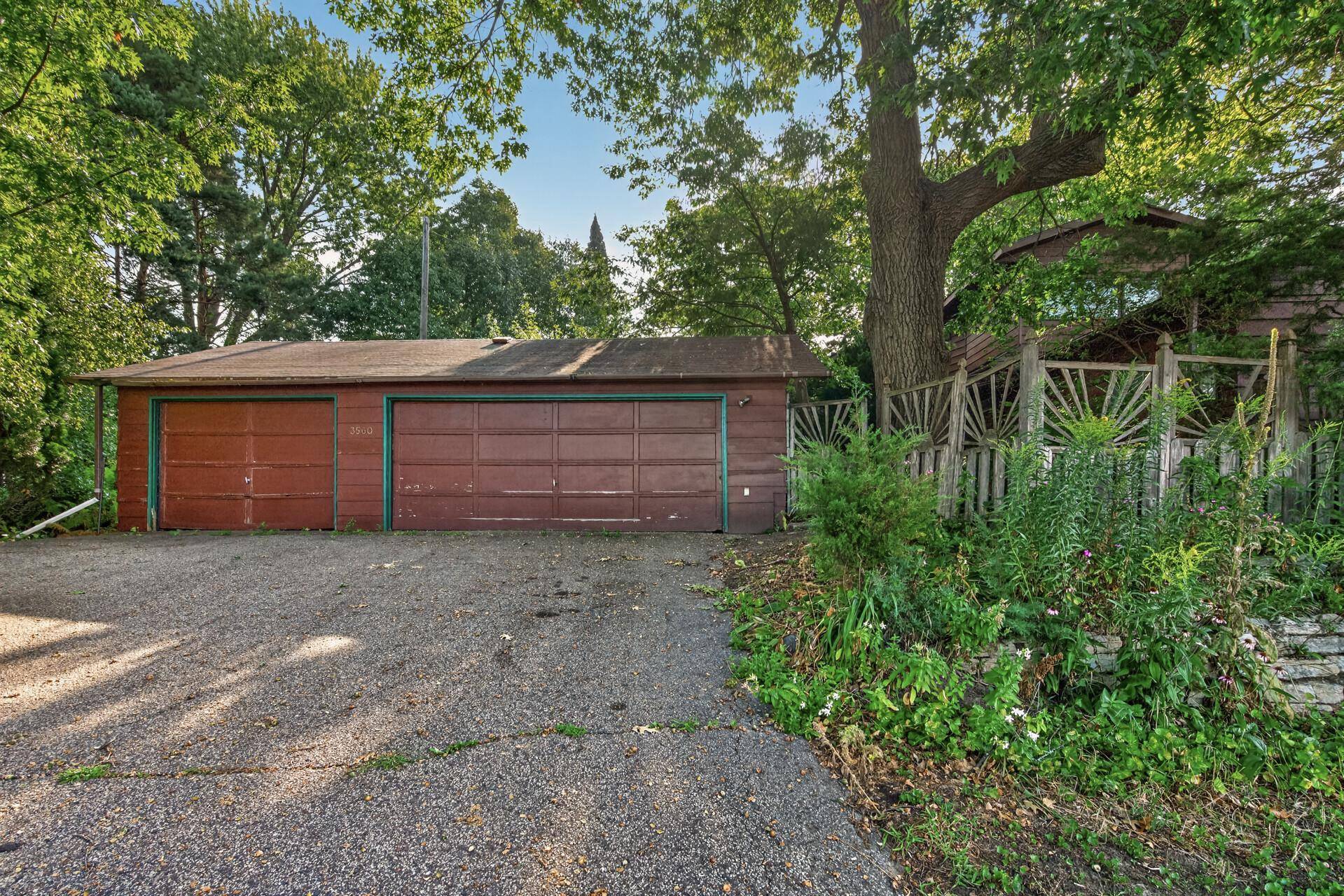 3560 E Medicine Lake BLVD, Plymouth, MN 55441