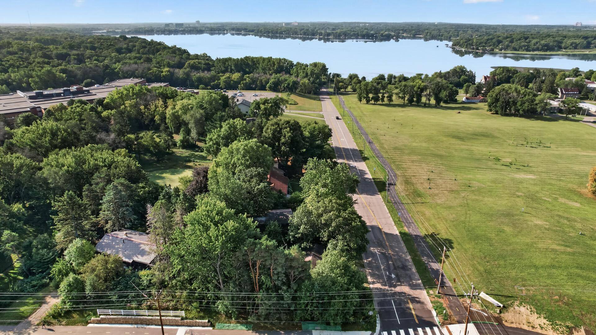 3560 E Medicine Lake BLVD, Plymouth, MN 55441