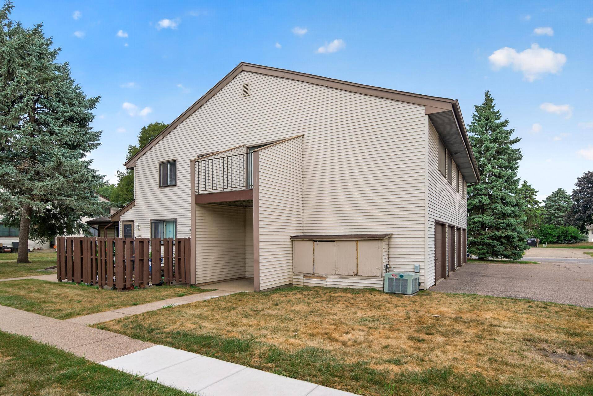 6133 72nd LN N, Brooklyn Park, MN 55429