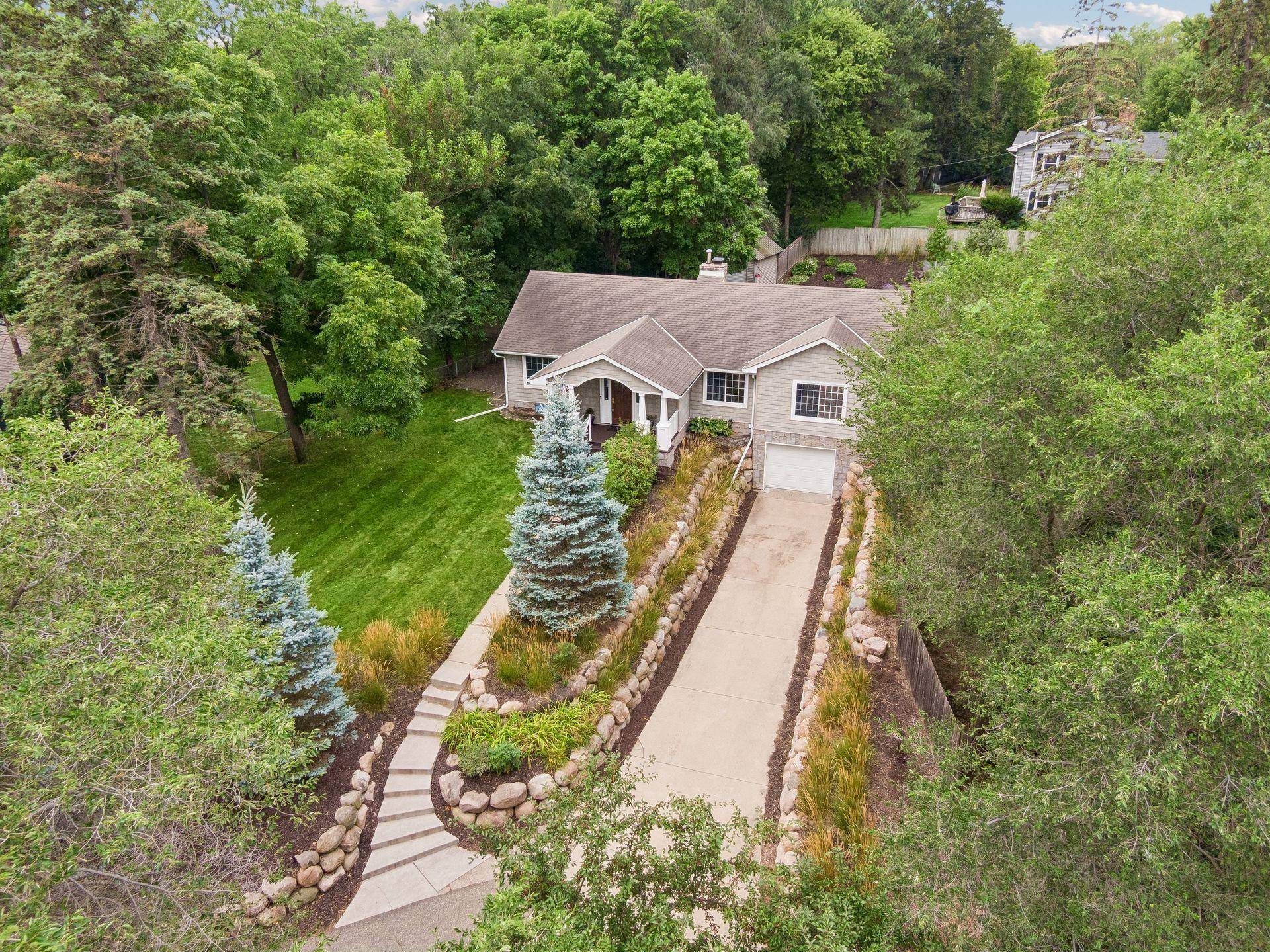 5112 Willow LN, Minnetonka, MN 55345