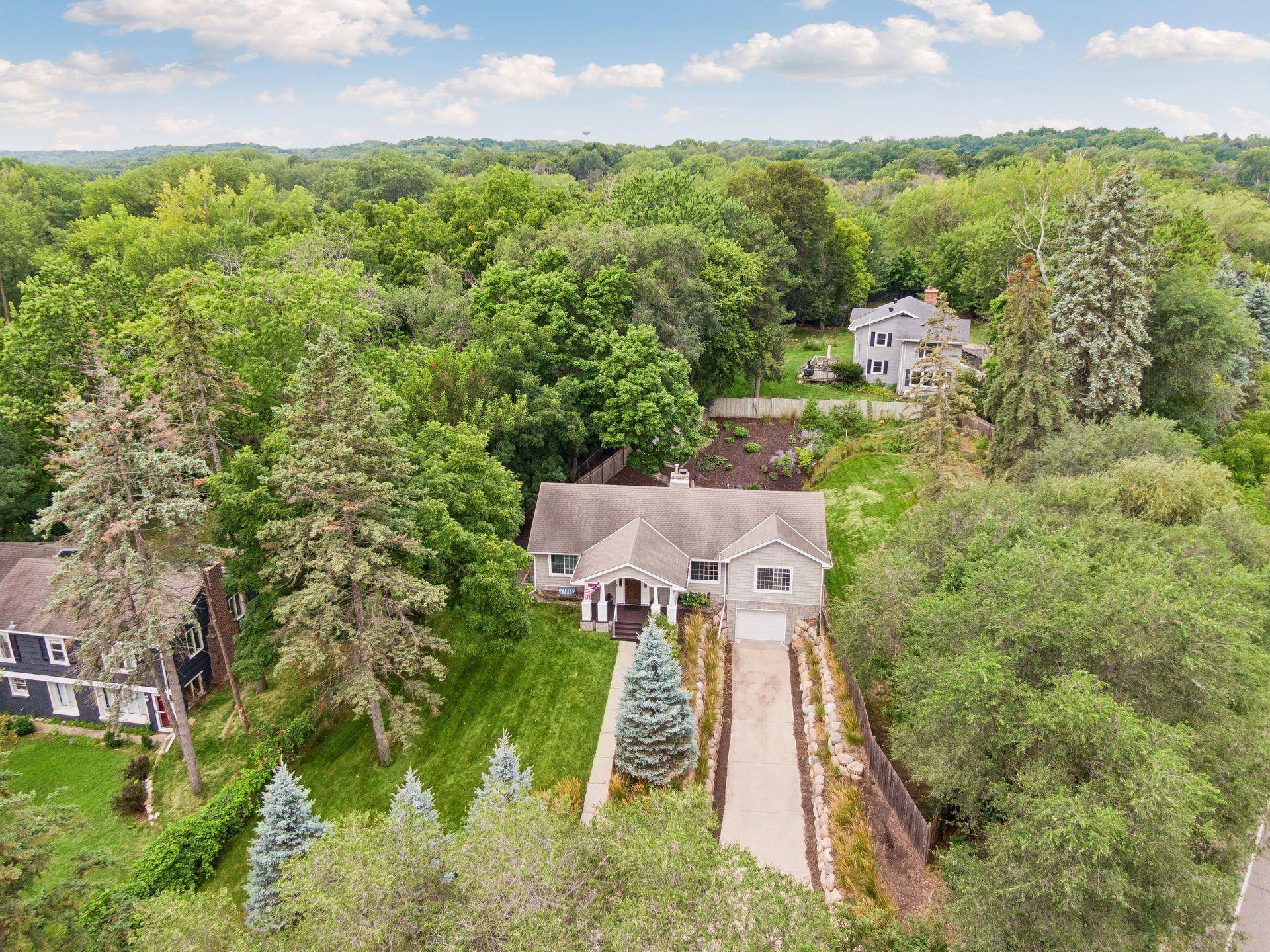 5112 Willow LN, Minnetonka, MN 55345