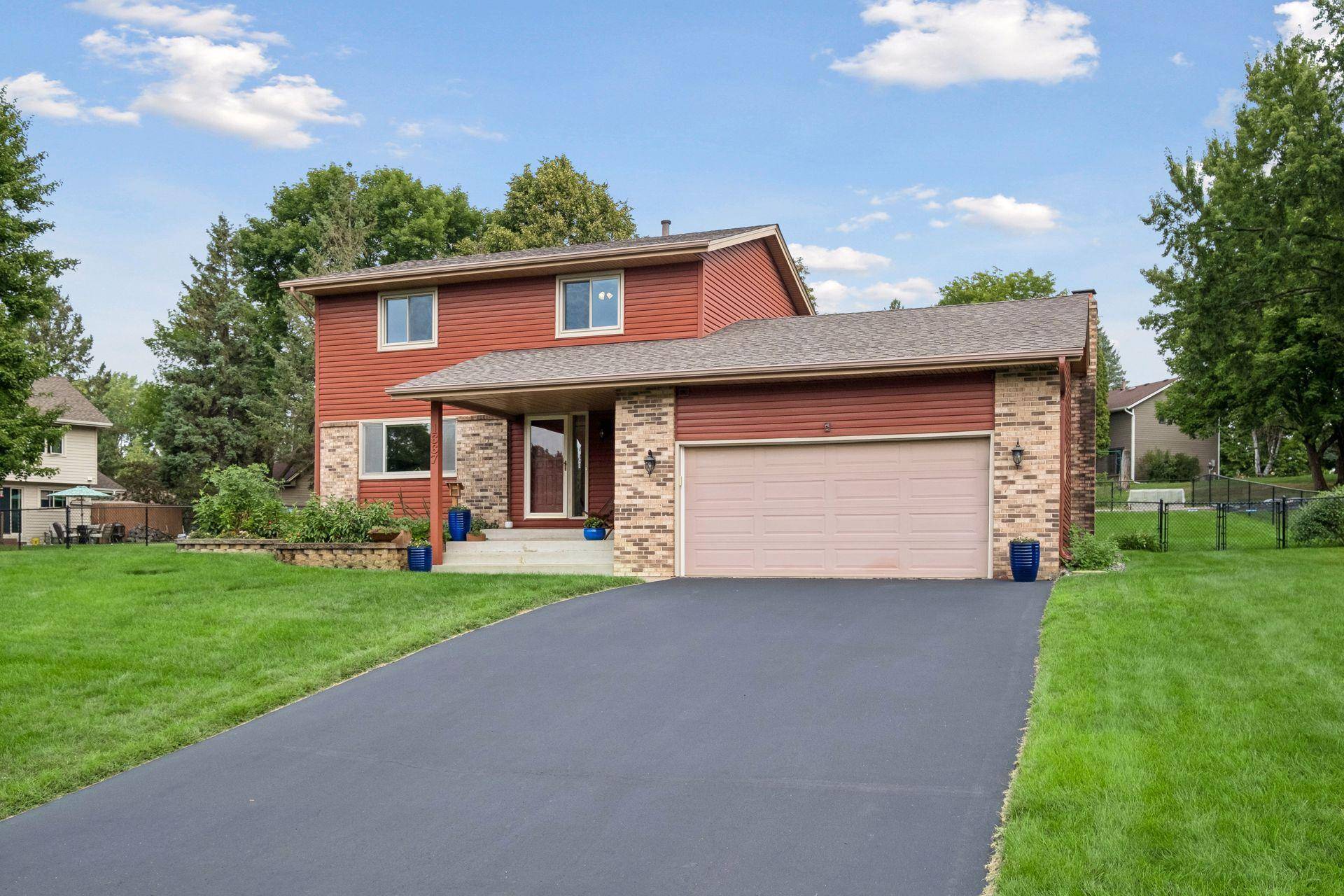 1667 Sherwood WAY, Eagan, MN 55122