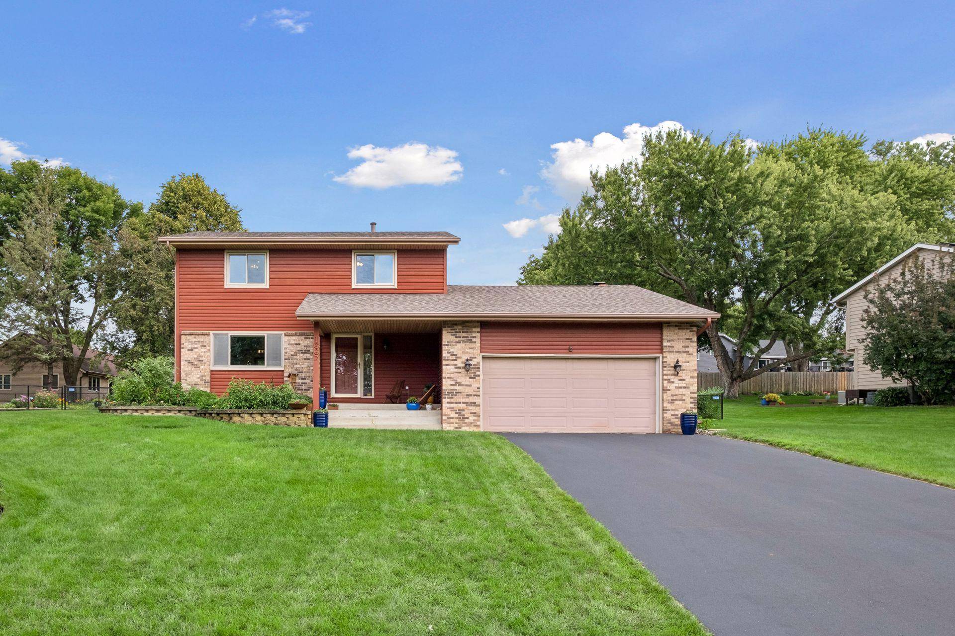 1667 Sherwood WAY, Eagan, MN 55122