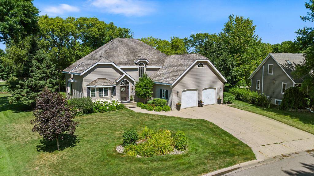 1203 Parkside DR, Marshall, MN 56258