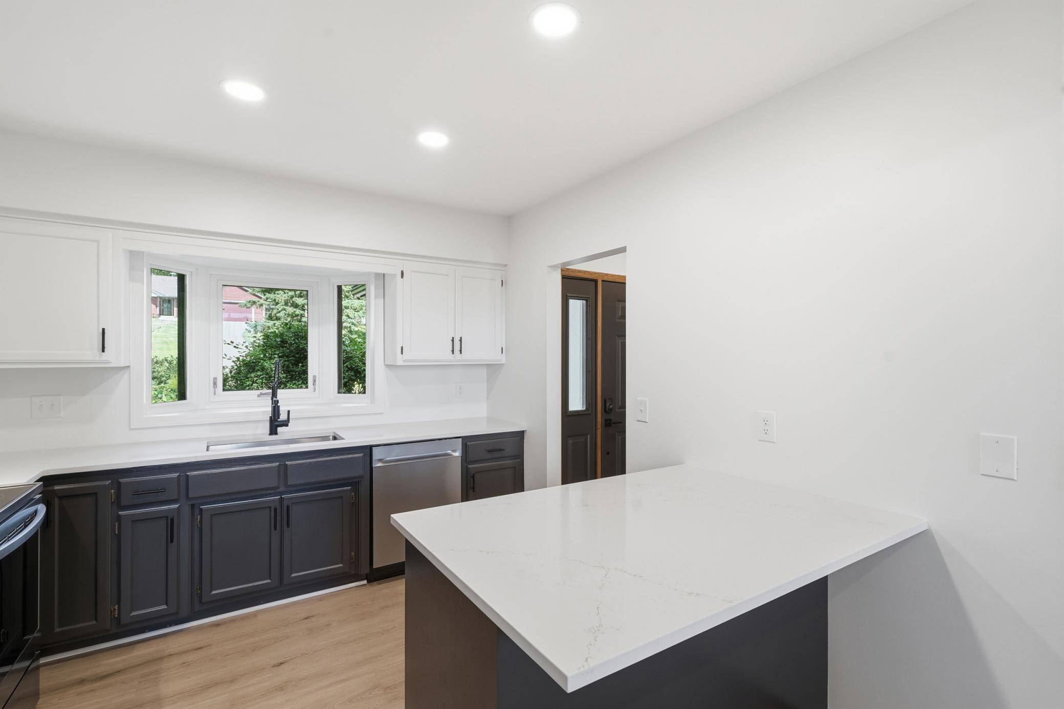5710 Jenni LN, White Bear Twp, MN 55110