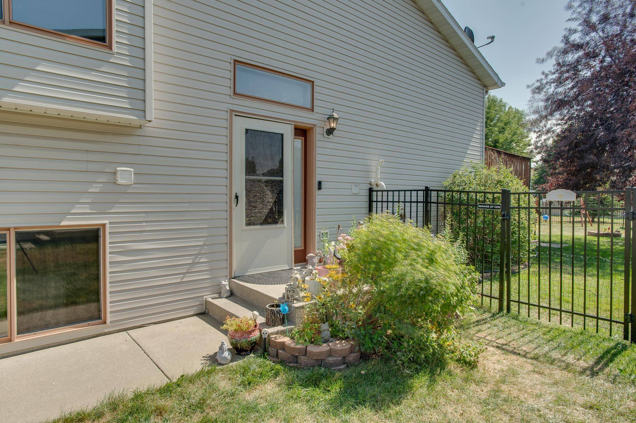 1427 Suntree DR, West Fargo, ND 58078