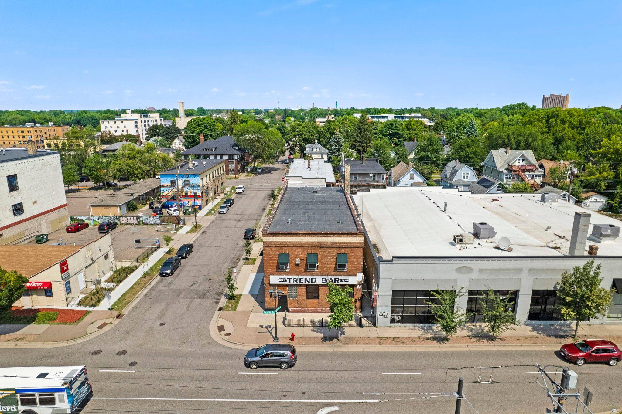 1533 University AVE W, Saint Paul, MN 55104