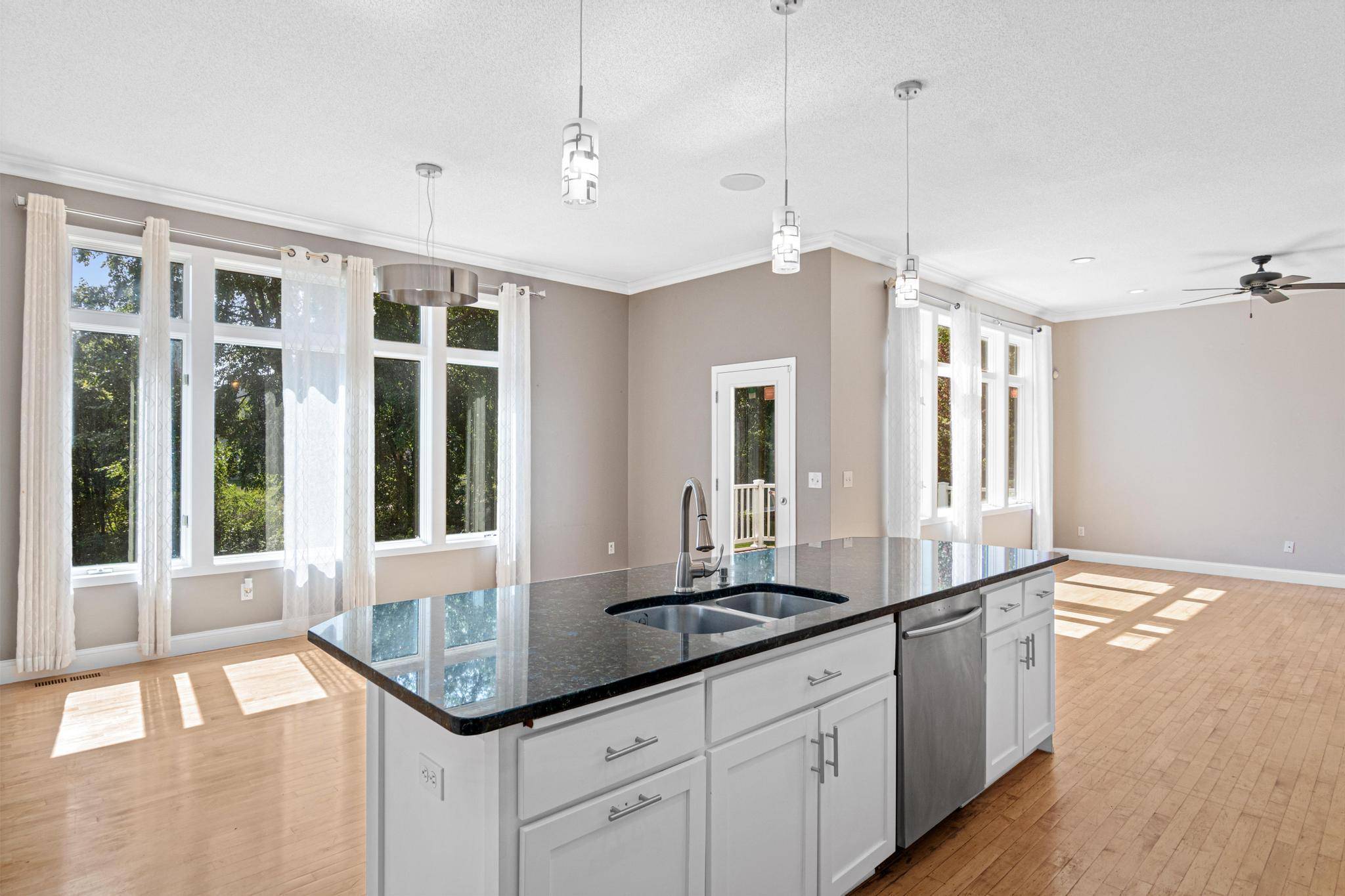 2417 87th TRL N, Brooklyn Park, MN 55443