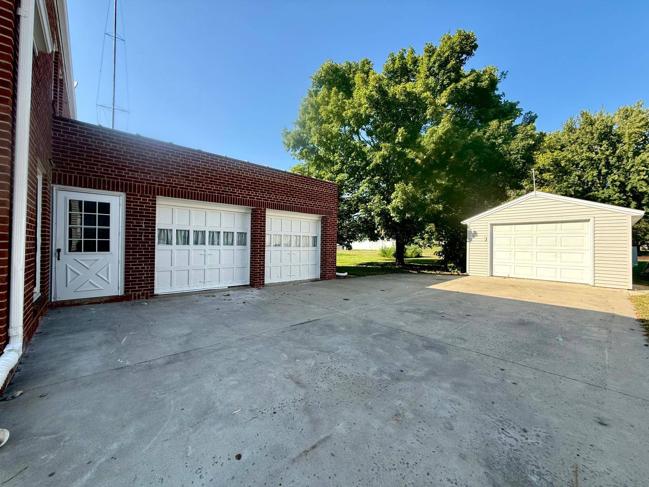 220 2nd ST E, Morgan, MN 56266