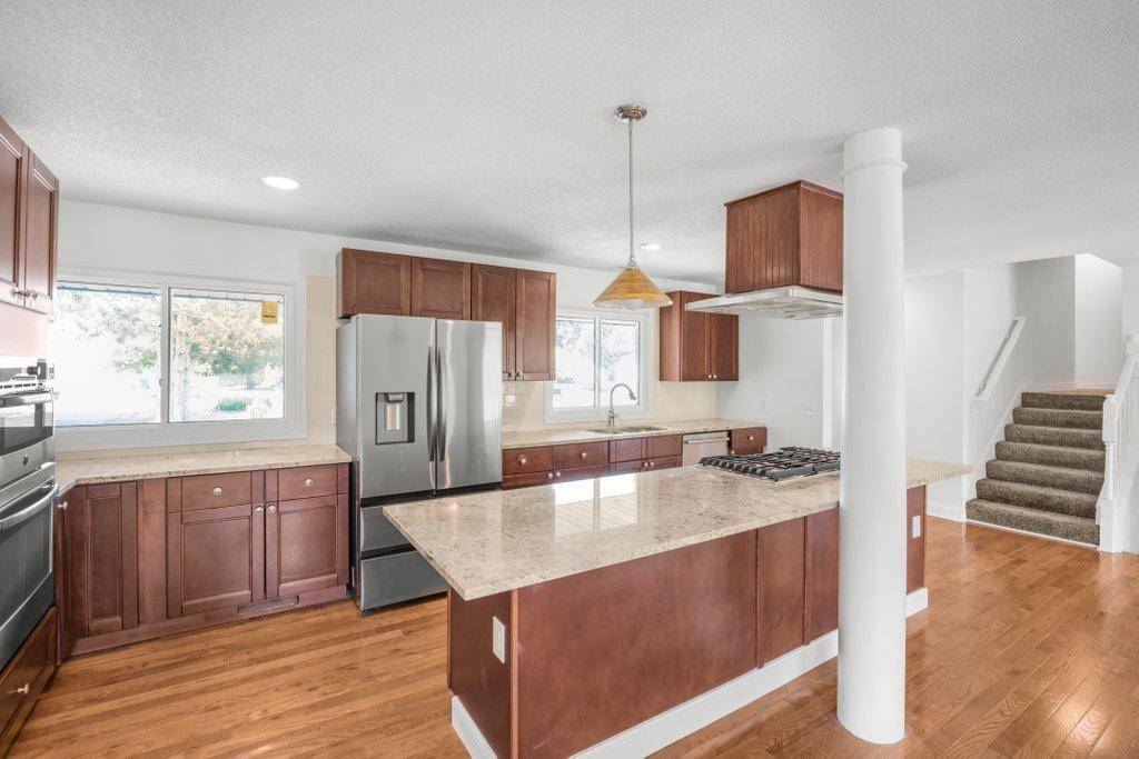 2958 Vanderbie ST, Little Canada, MN 55117