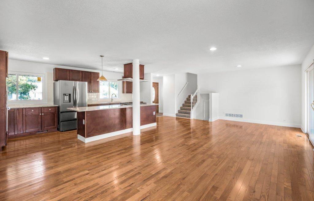 2958 Vanderbie ST, Little Canada, MN 55117