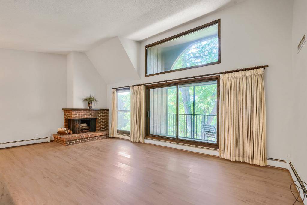 9600 Portland AVE S #317, Bloomington, MN 55420