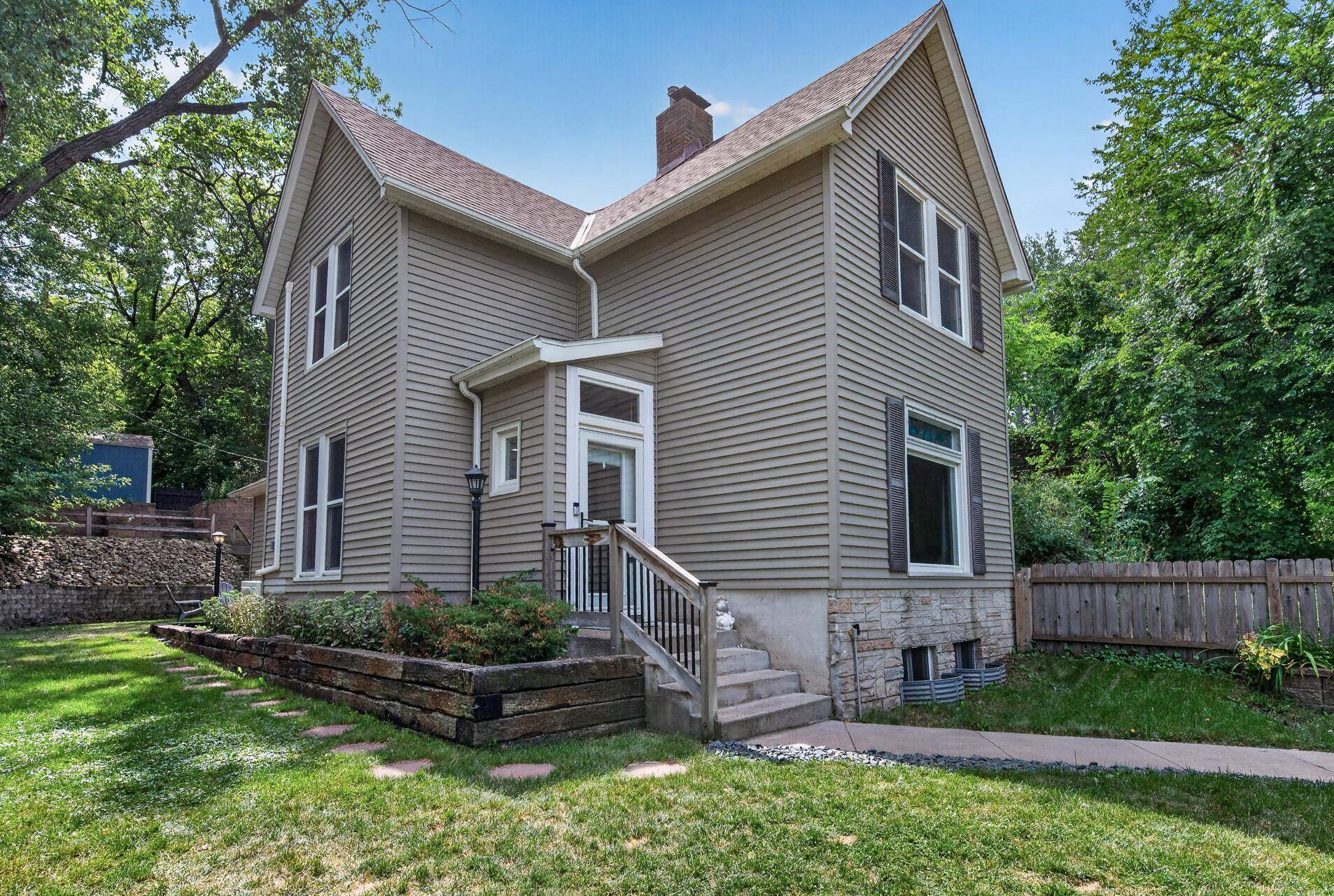 412 Winona ST E, Saint Paul, MN 55107