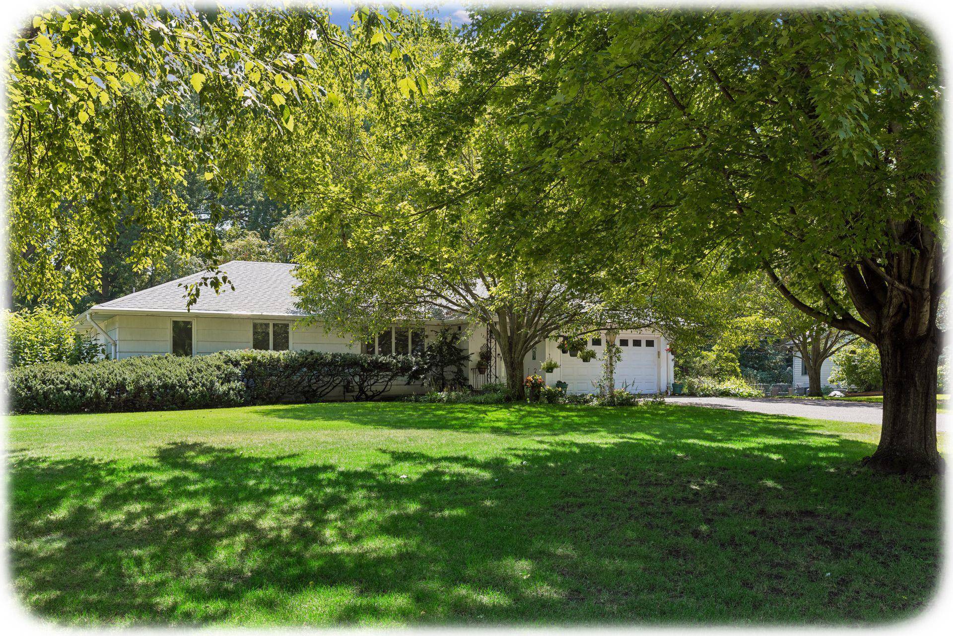 12915 Lone Oak DR, Minnetonka, MN 55305
