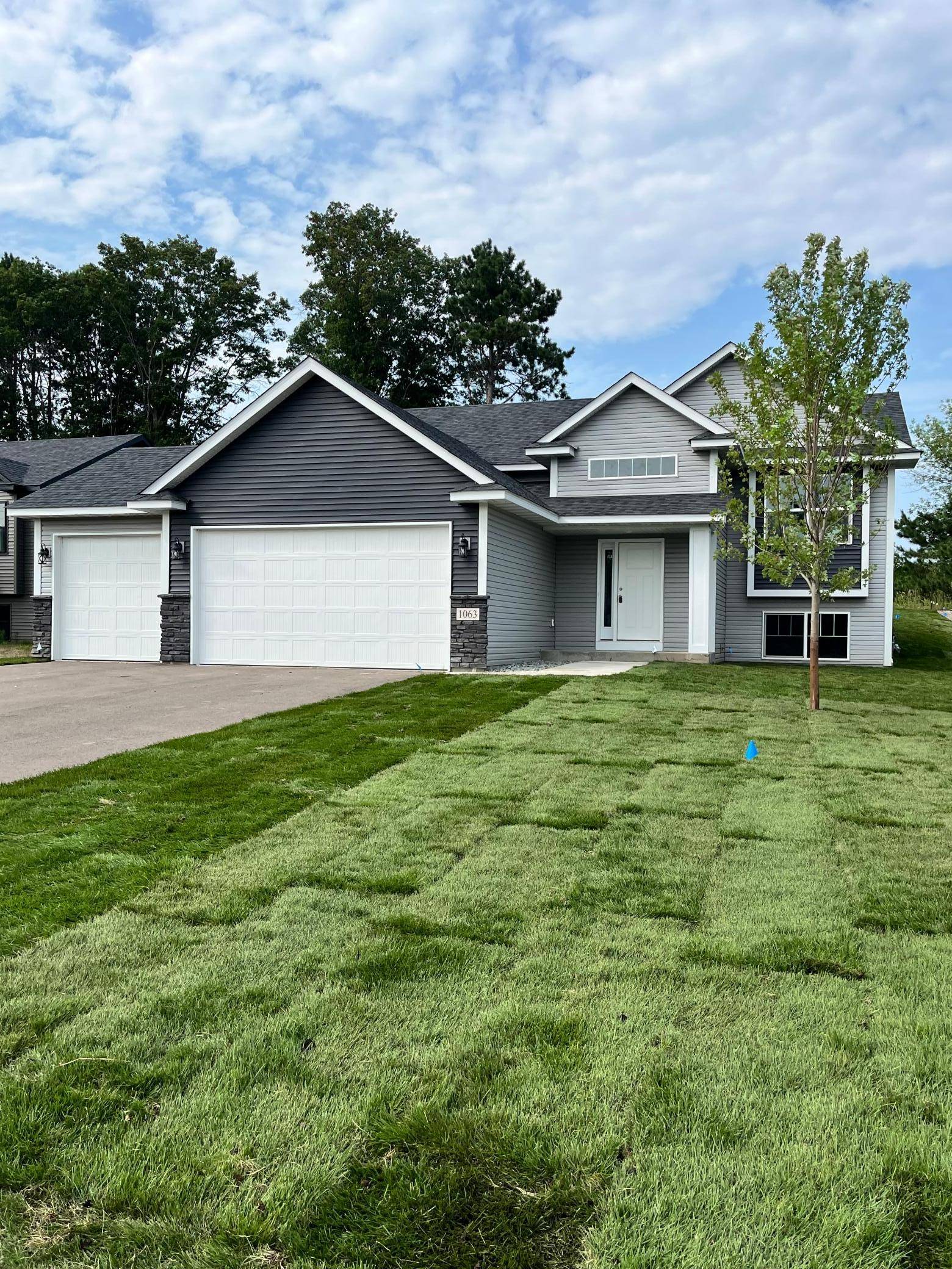 1063 Bellaire BLVD NW, Isanti, MN 55040