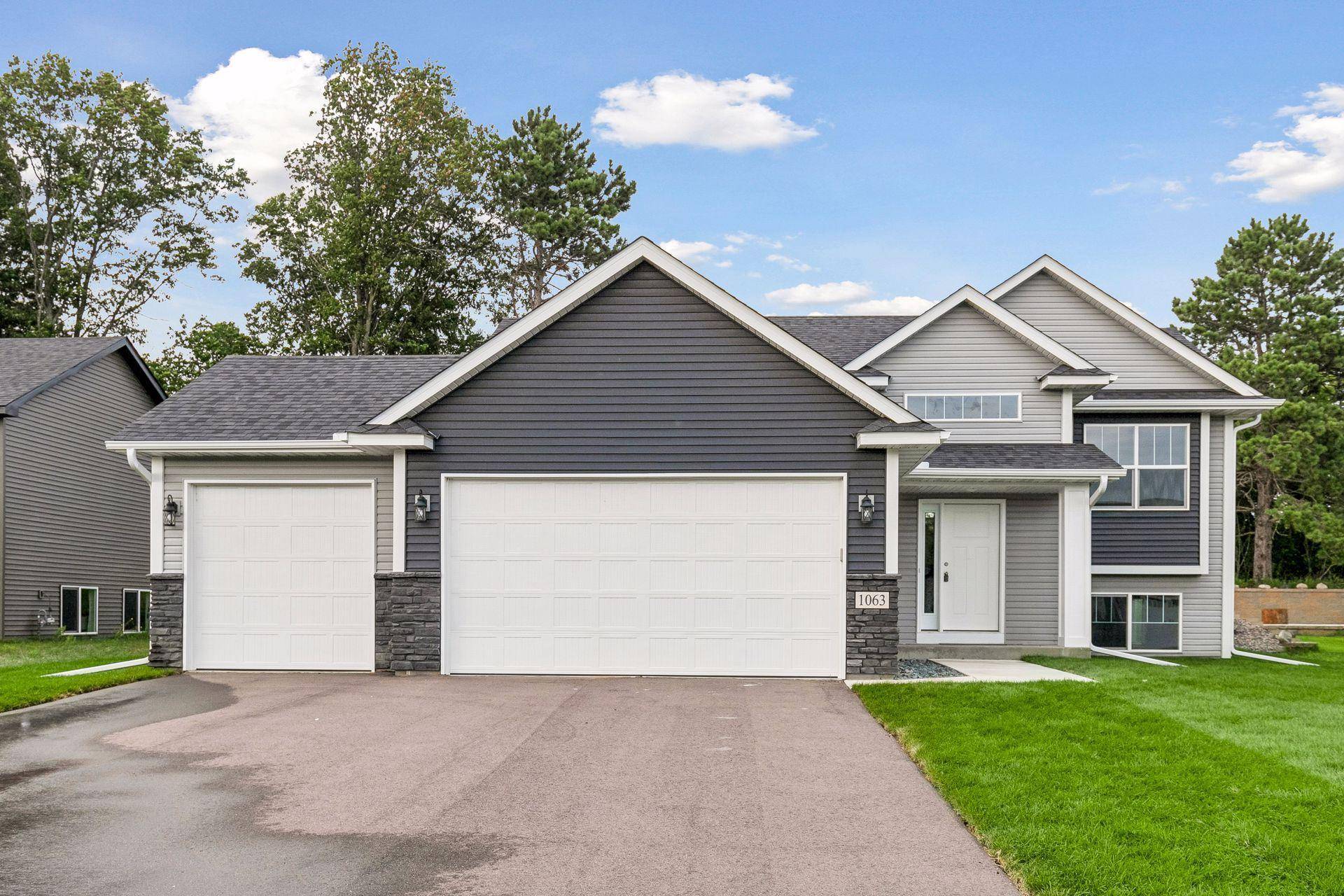 1063 Bellaire BLVD NW, Isanti, MN 55040