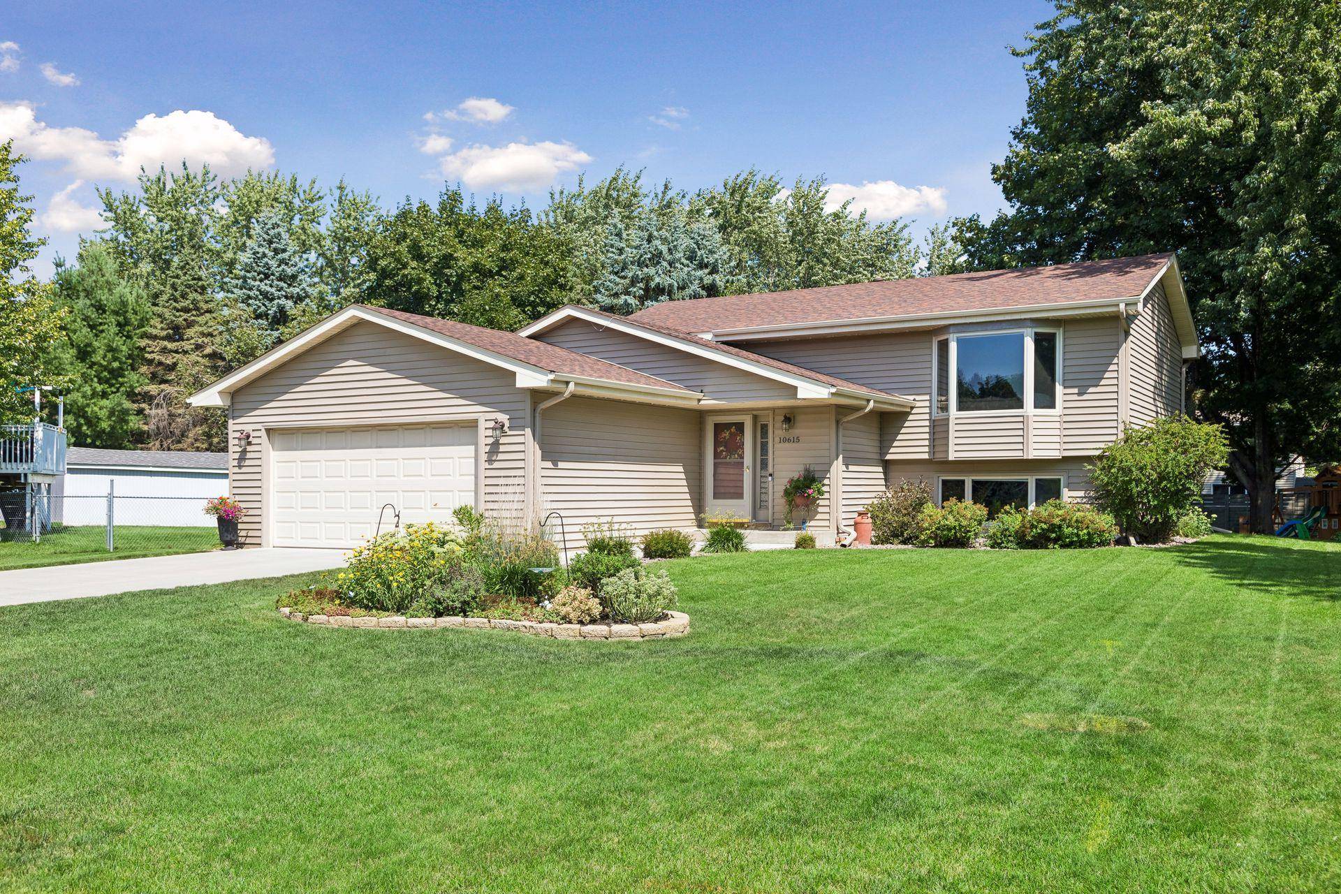 10615 Opal ST NE, Blaine, MN 55014