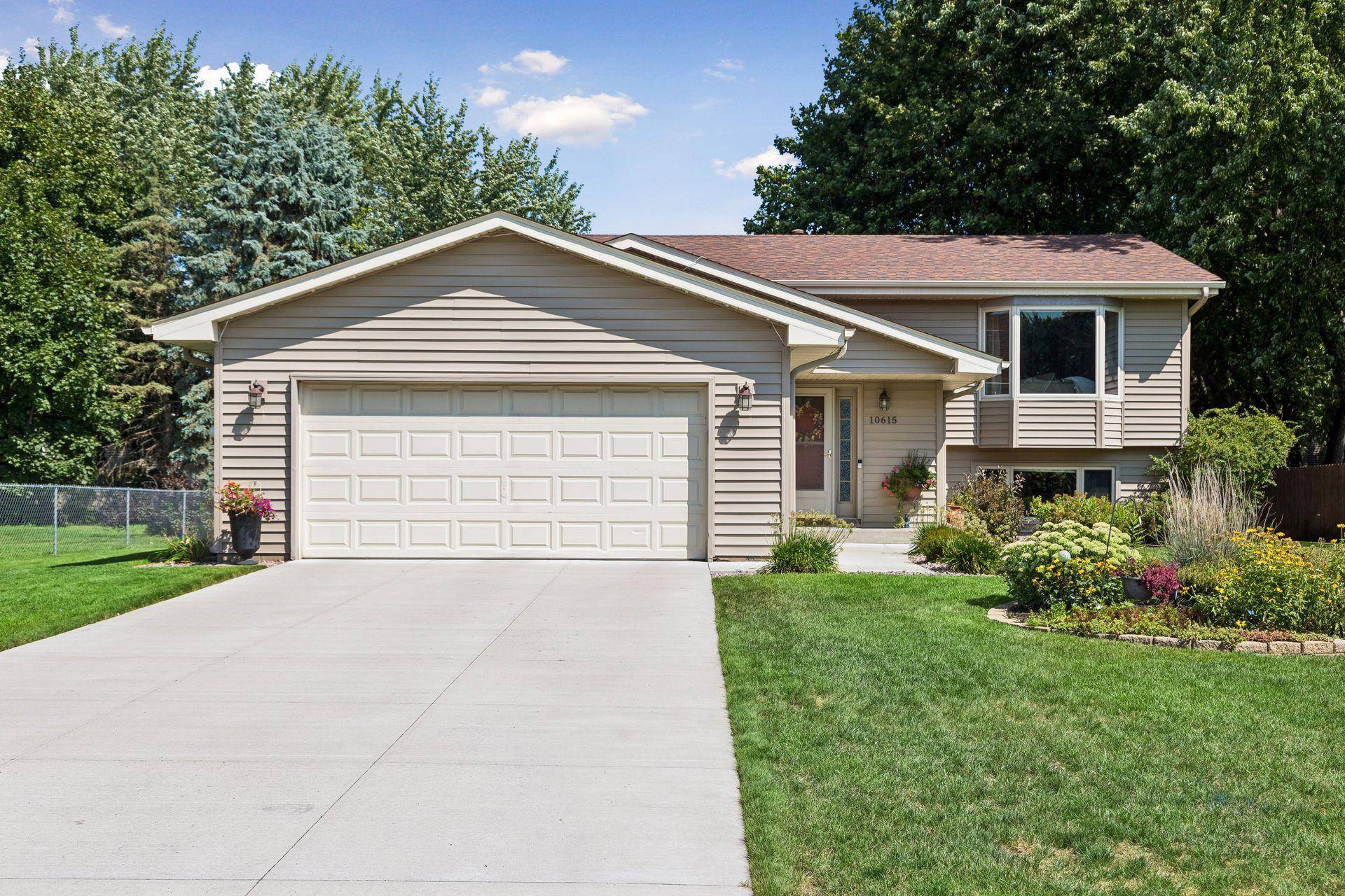 10615 Opal ST NE, Blaine, MN 55014
