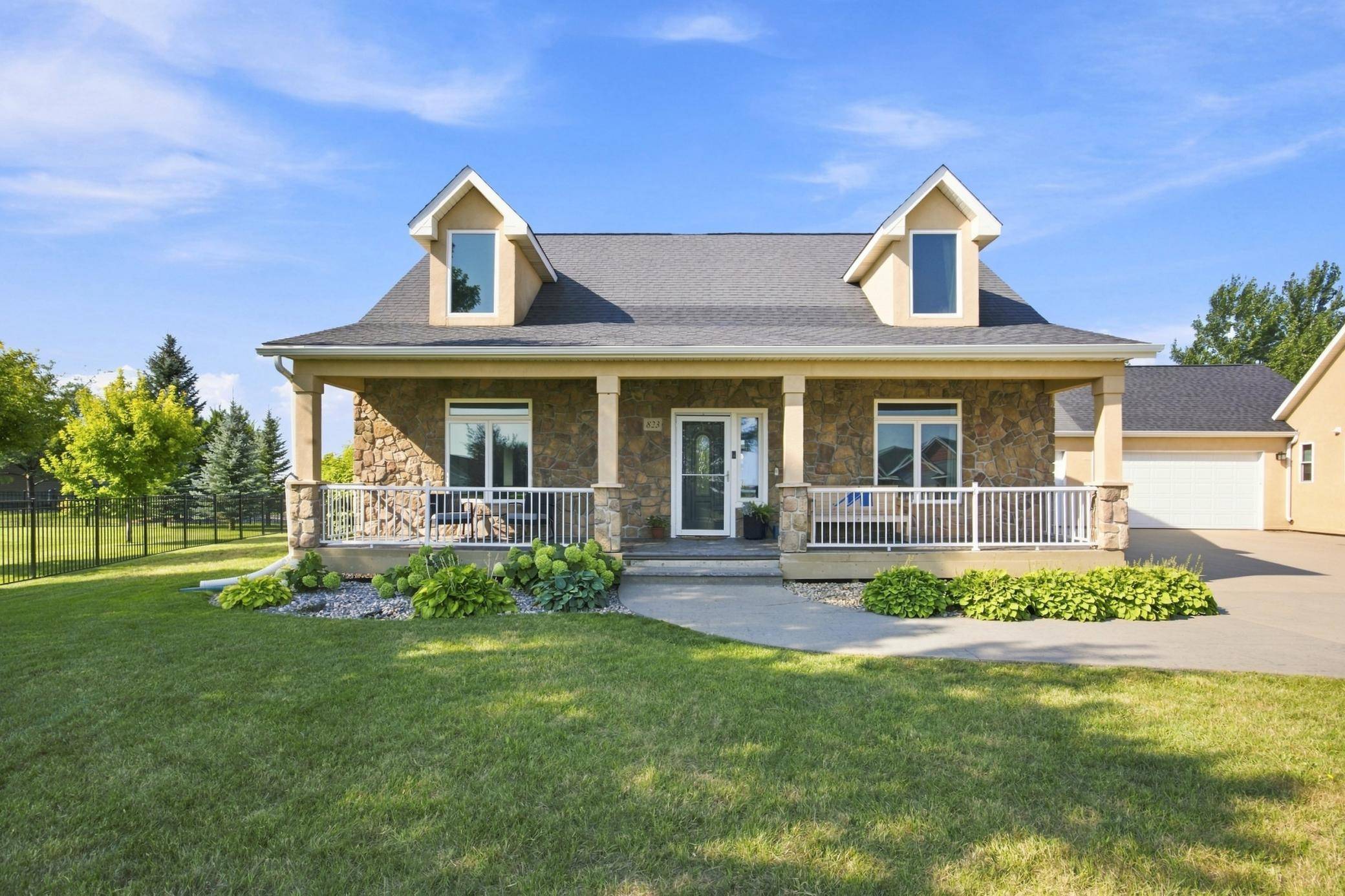 823 Birdie CT, Mapleton, ND 58059