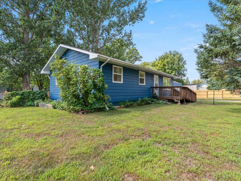 64 Cedar ST E, Motley, MN 56466