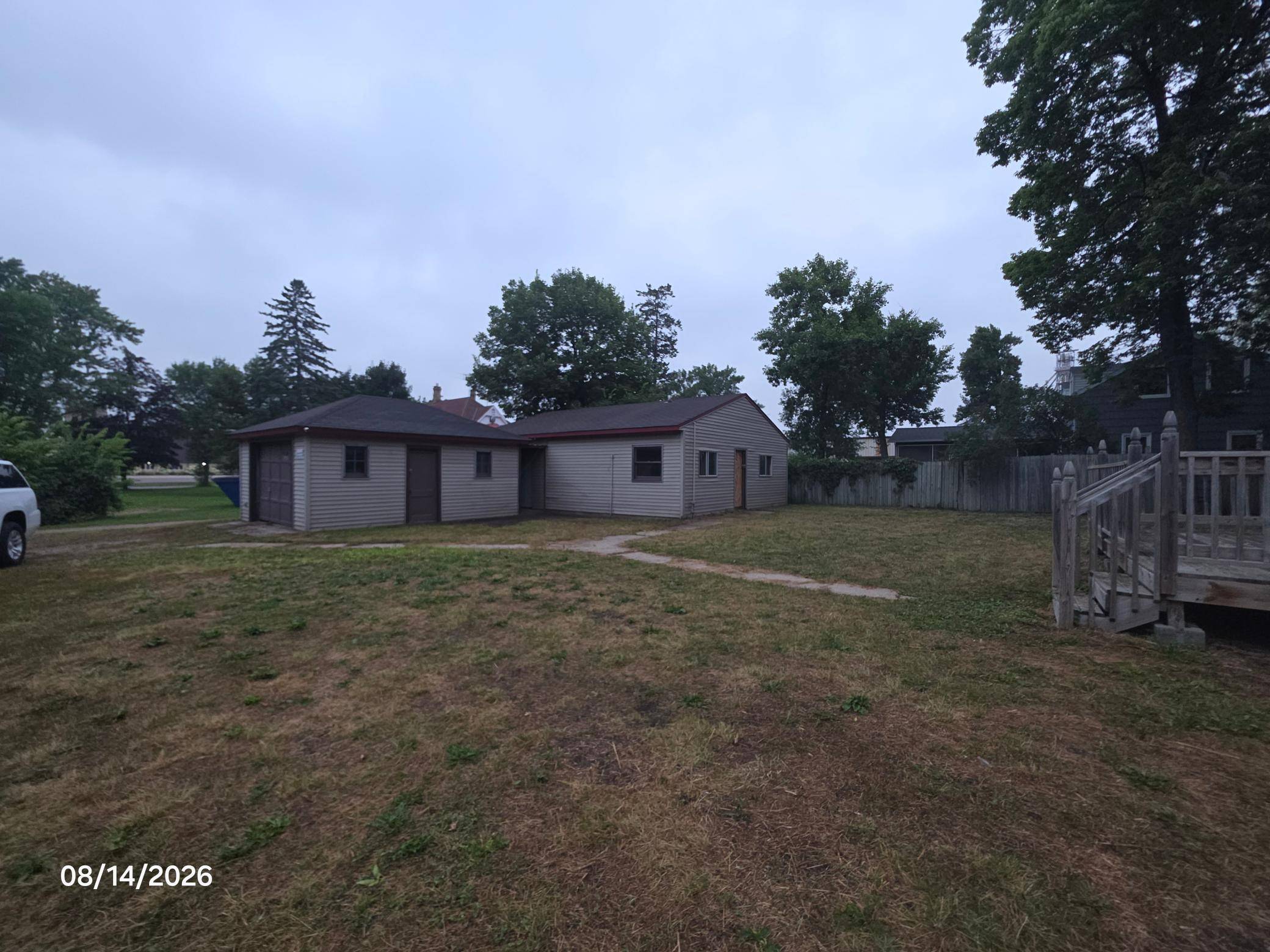 31 Ripley ST E, Litchfield, MN 55355