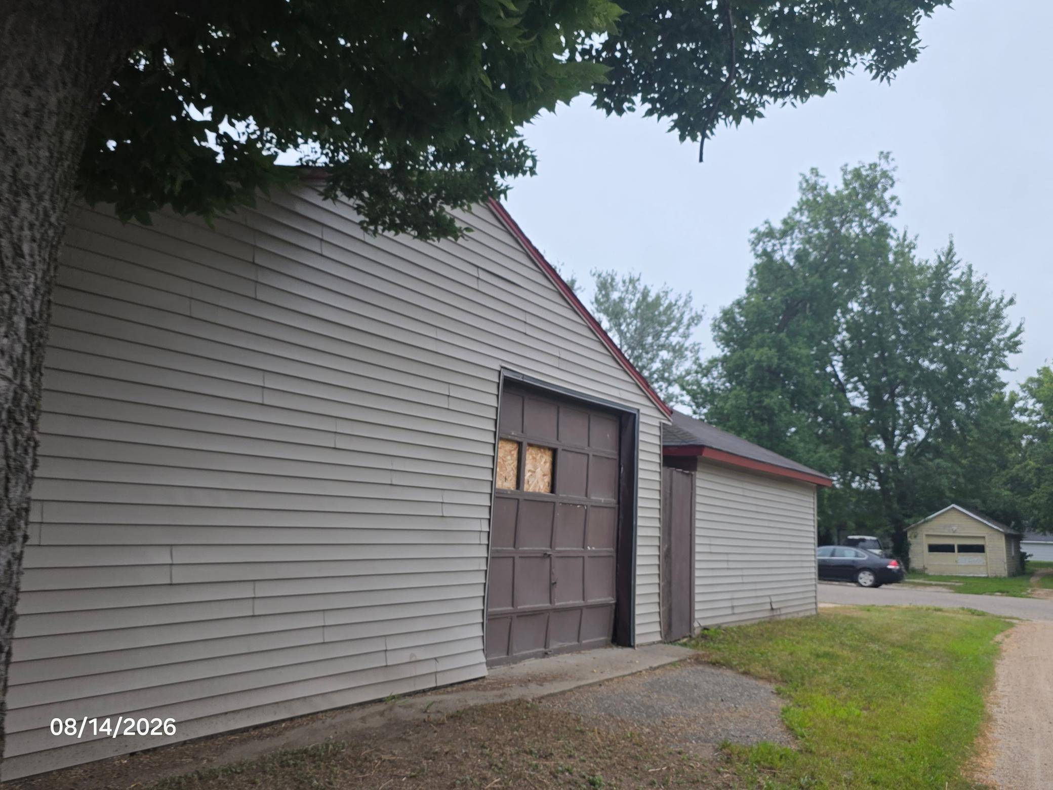 31 Ripley ST E, Litchfield, MN 55355