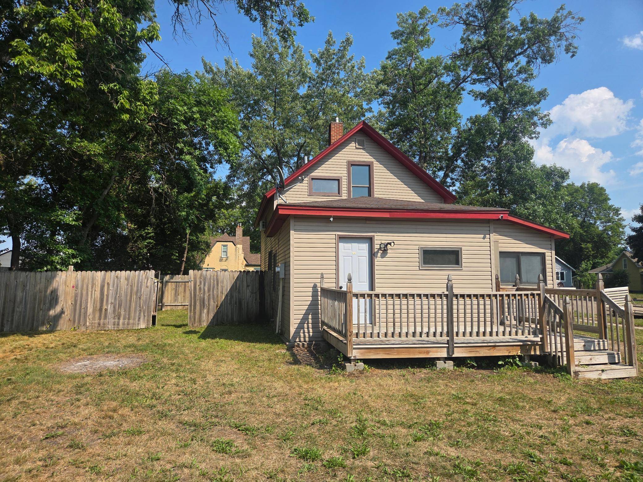 31 Ripley ST E, Litchfield, MN 55355