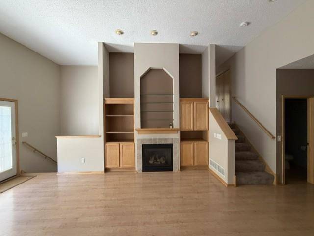 4820 Underwood LN N #E, Plymouth, MN 55442