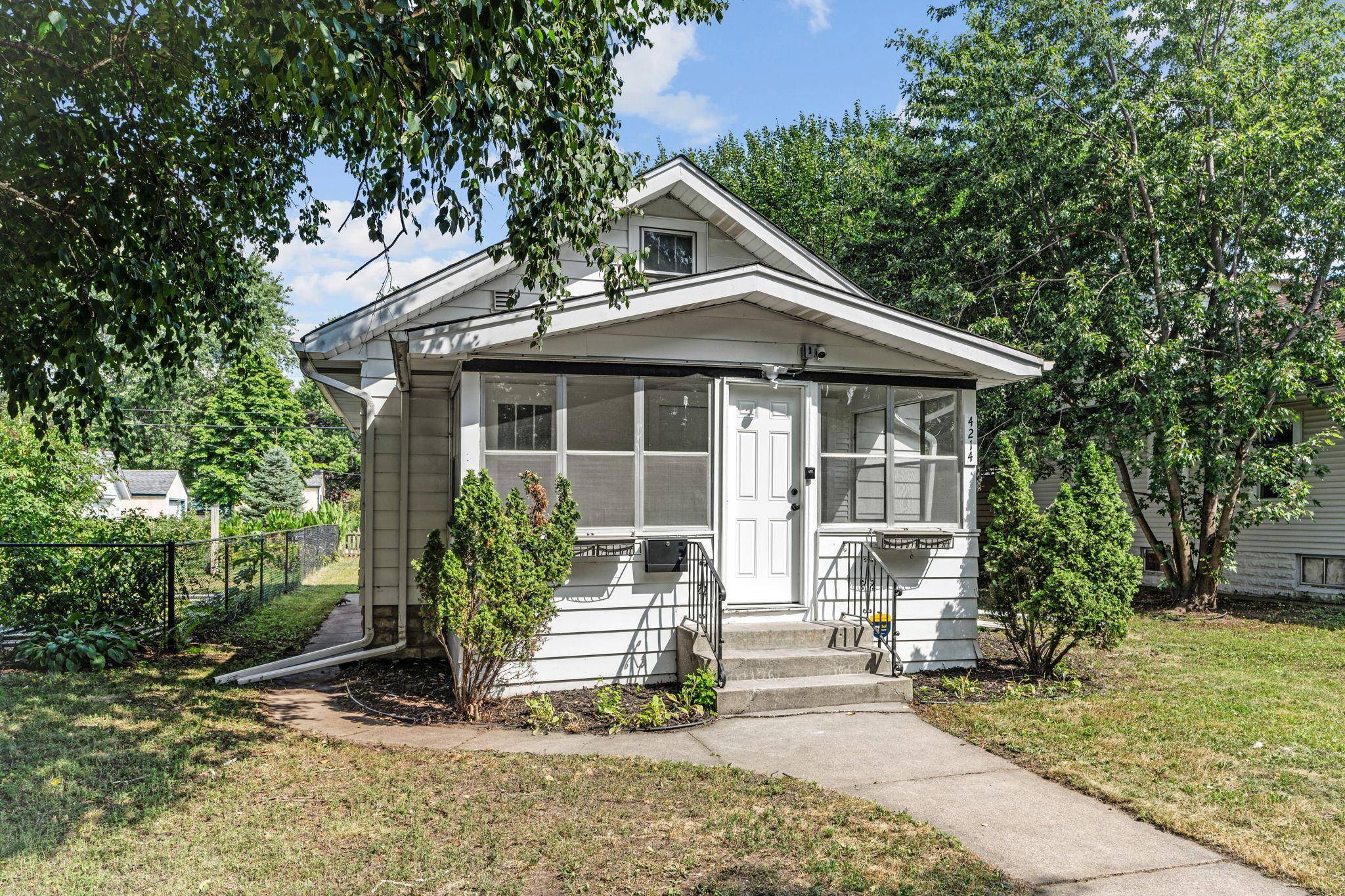 4214 Vincent AVE N, Minneapolis, MN 55412