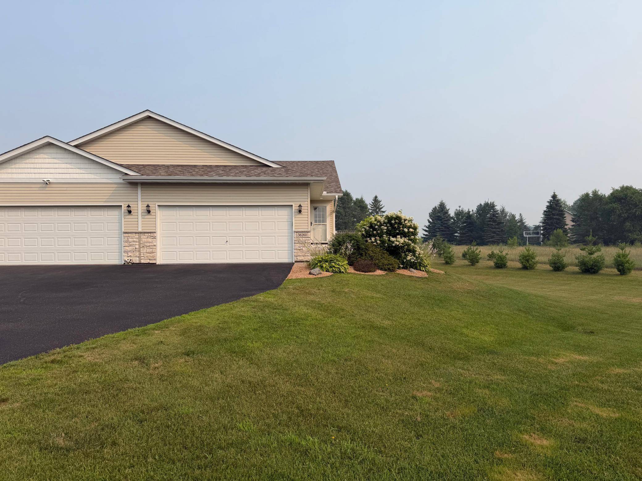 38260 Explorer CIR, North Branch, MN 55056