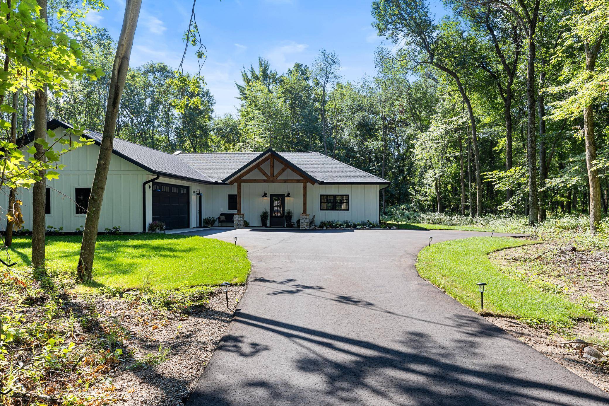1591 Maplewood Ridge RD, East Gull Lake, MN 56401