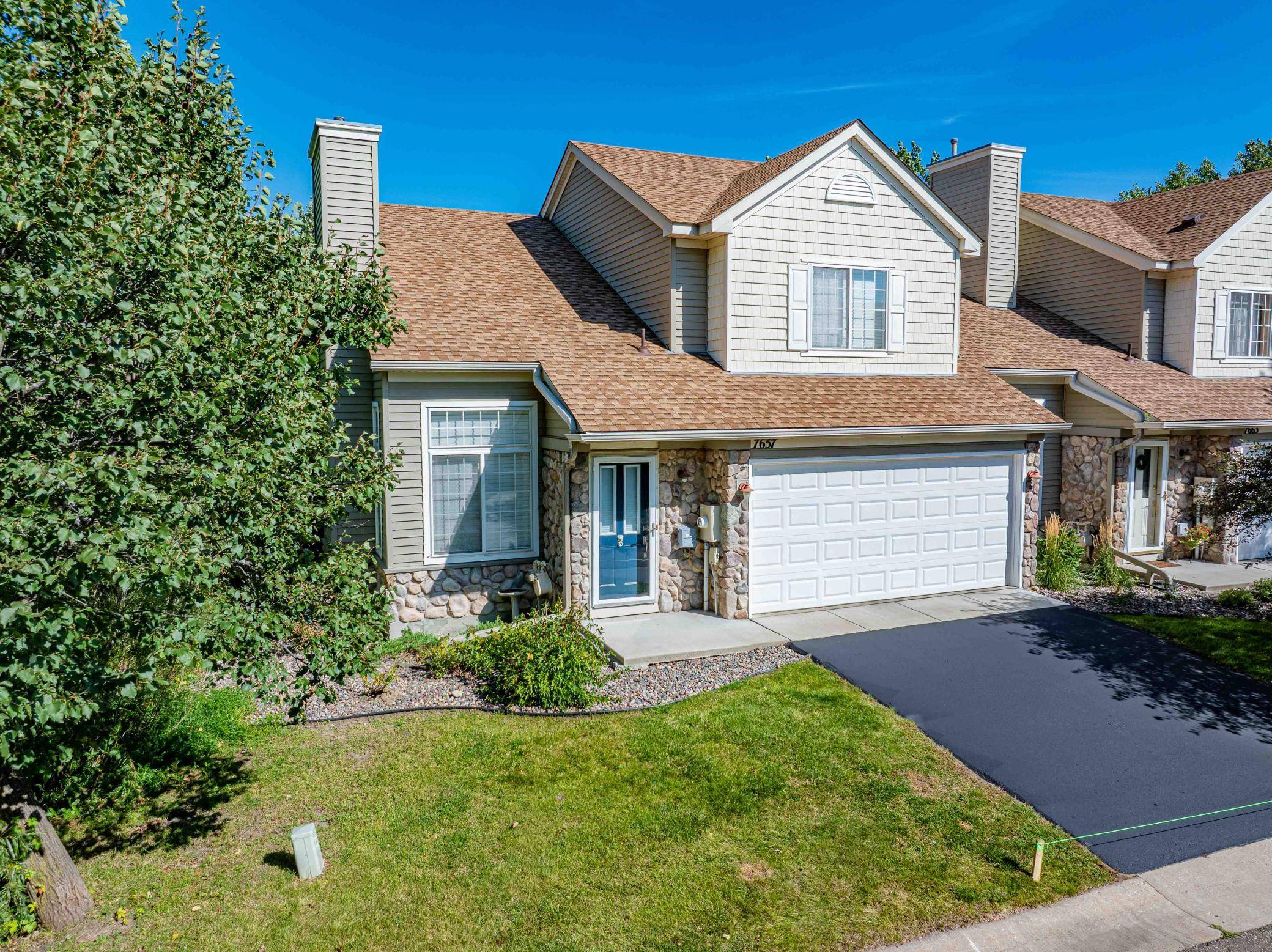7657 Primrose PL, Chanhassen, MN 55317