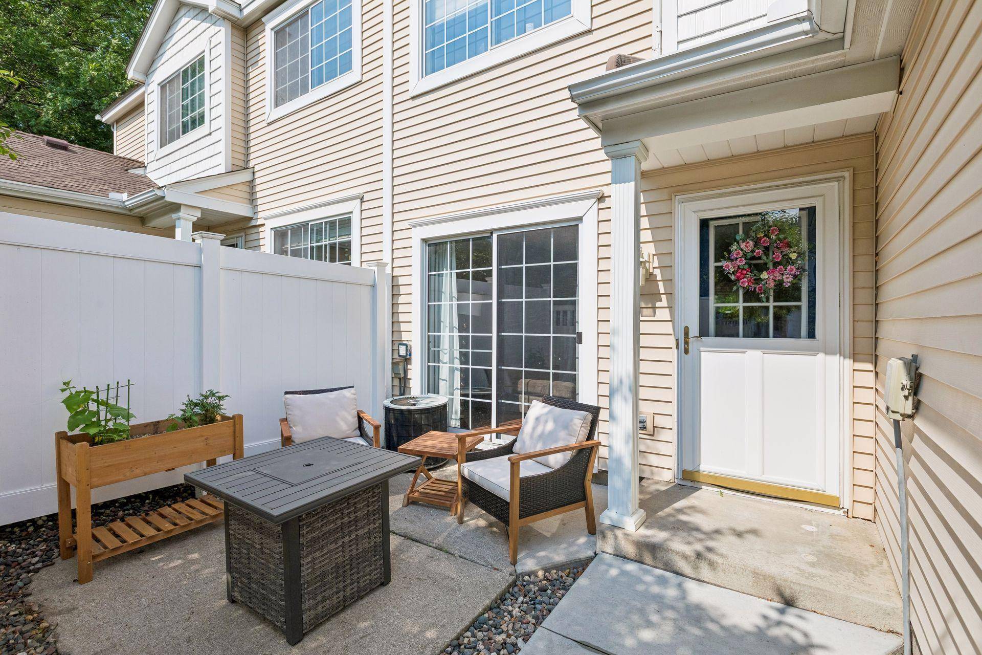 11489 Elmwood AVE N, Champlin, MN 55316