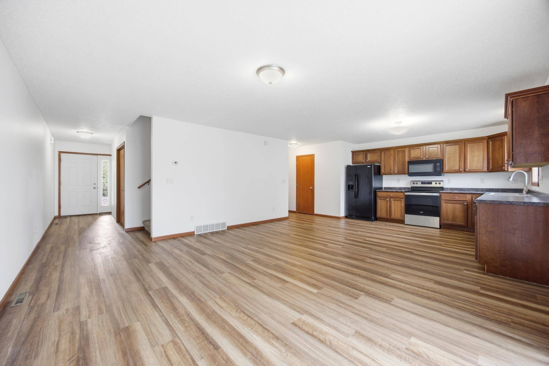 4257 Estate DR S, Fargo, ND 58104