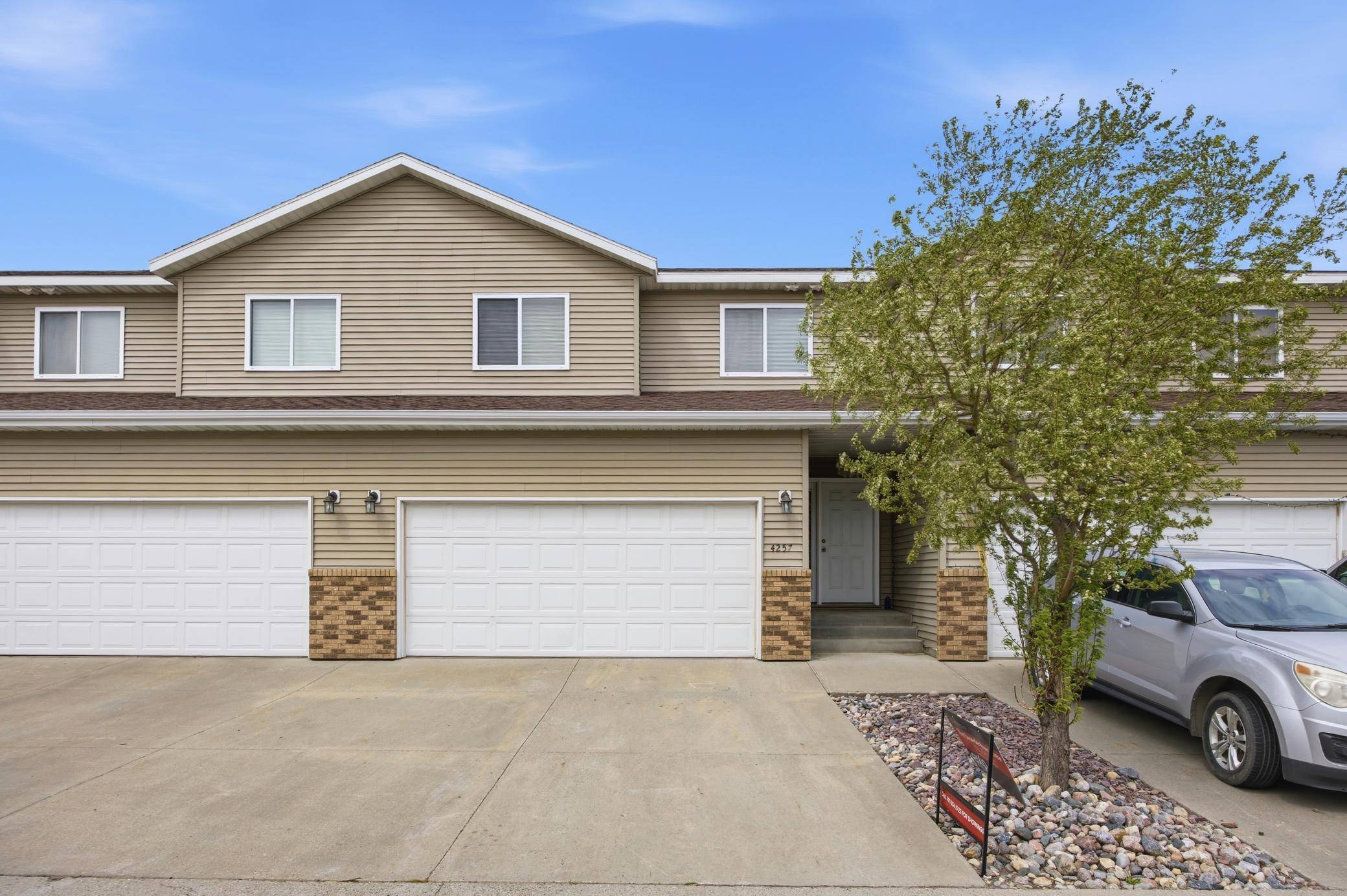 4257 Estate DR S, Fargo, ND 58104