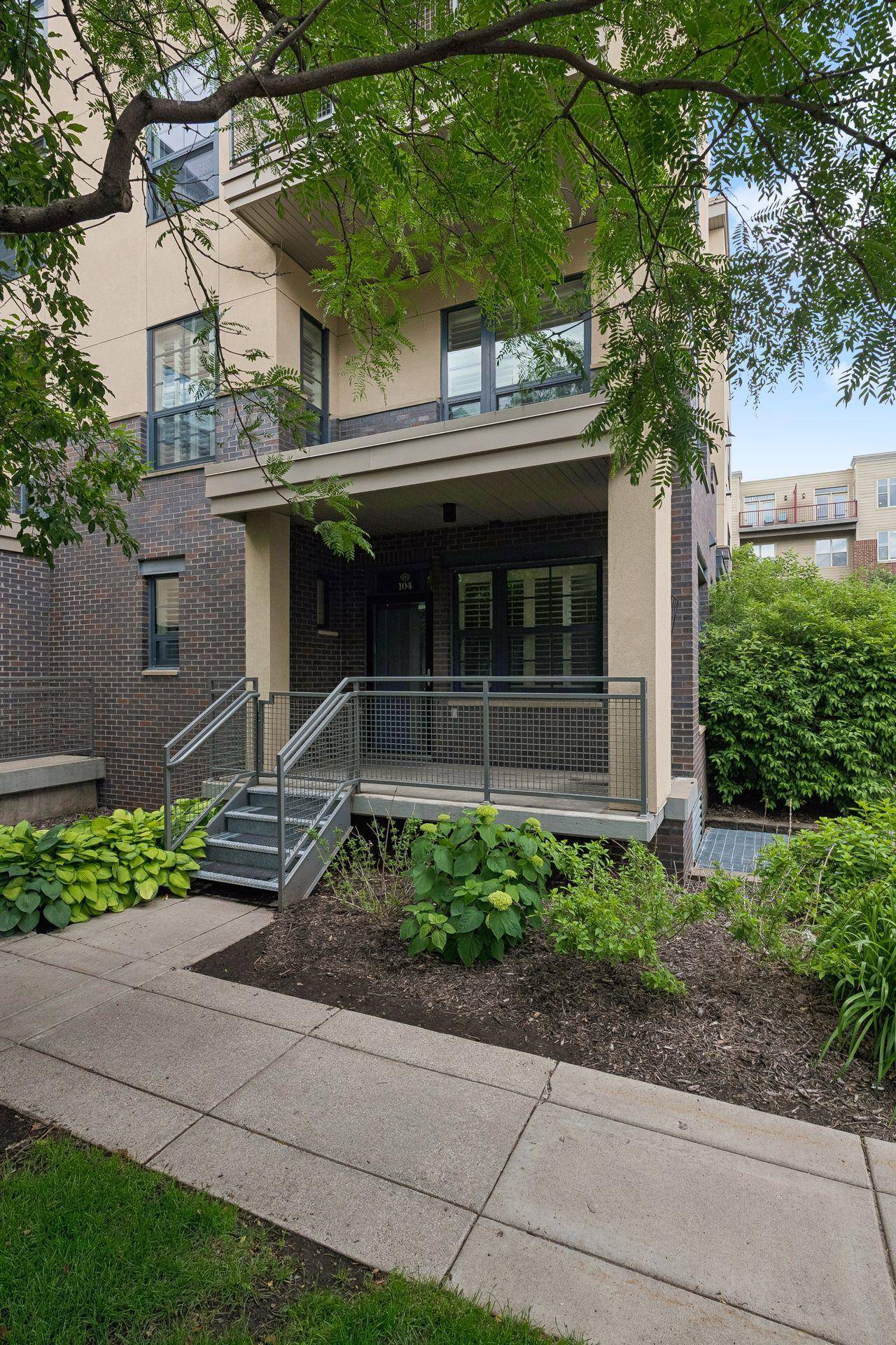 2566 Ellis AVE #104, Saint Paul, MN 55114