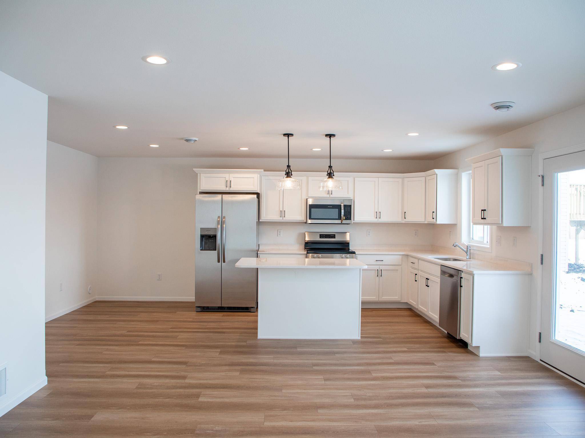 1142 W 55 AVE, West Fargo, ND 58047