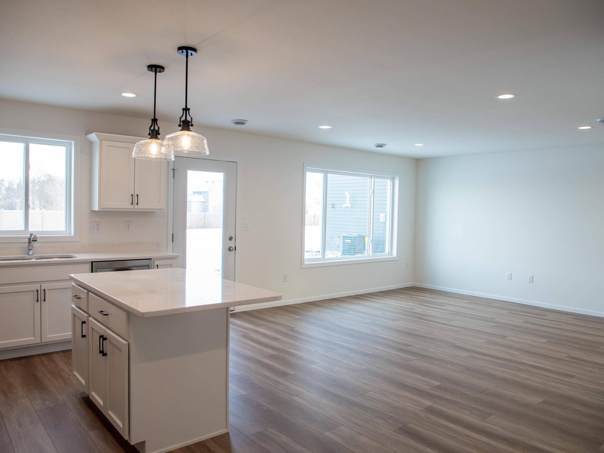 1142 W 55 AVE, West Fargo, ND 58047