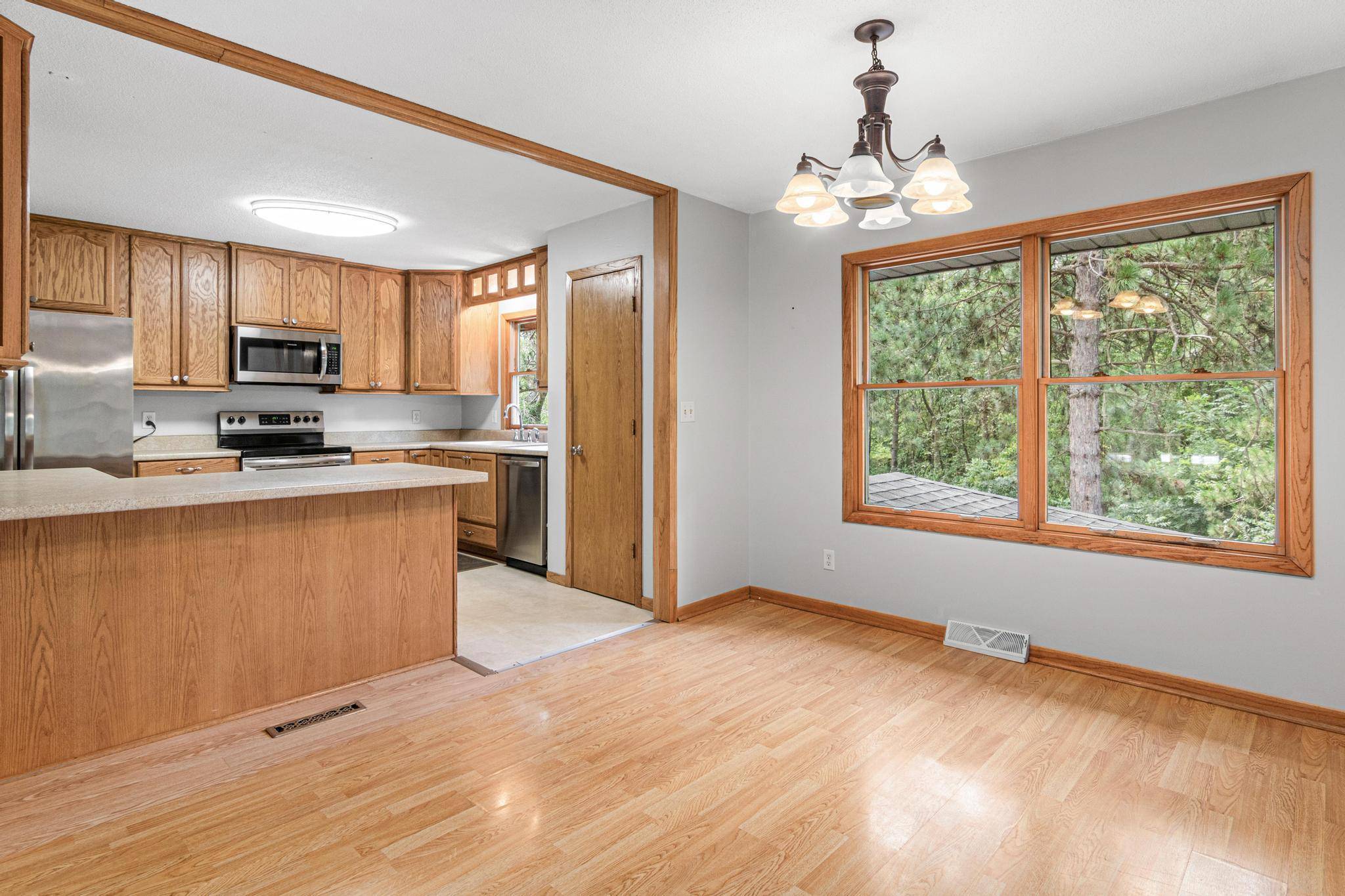 650 93rd ST, Roberts, WI 54023