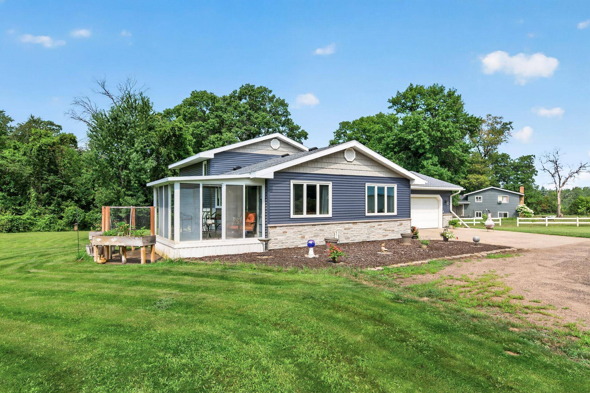 13020 289th AVE NW, Zimmerman, MN 55398