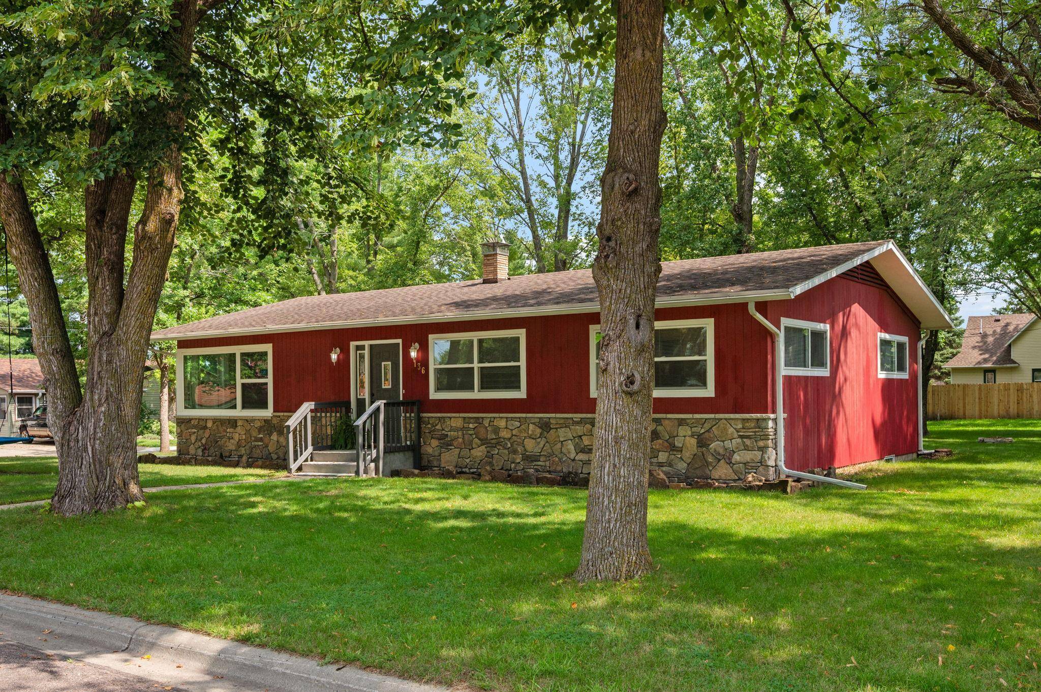 136 Elm ST N, Lester Prairie, MN 55354