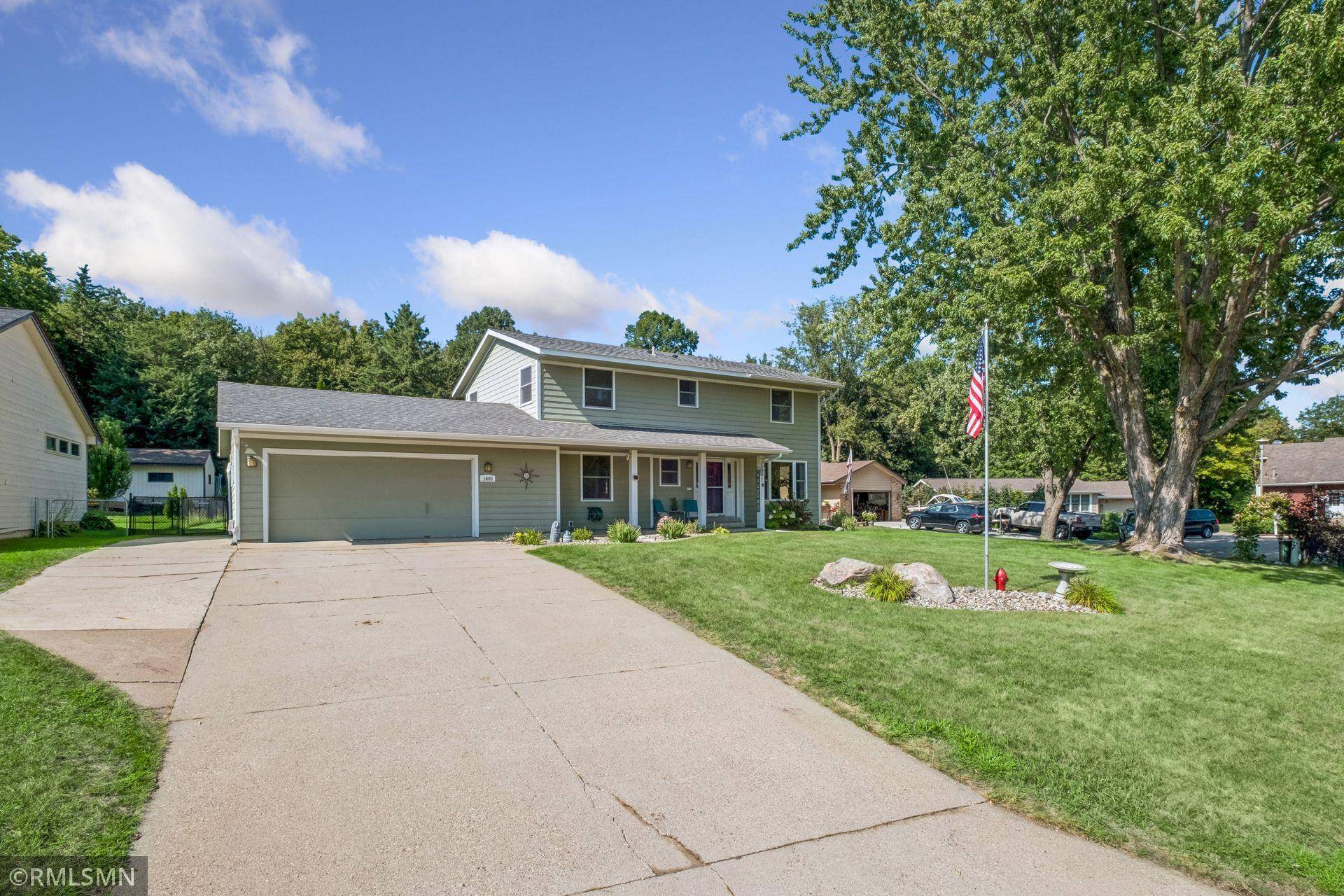 1440 Valley View RD, Chaska, MN 55318