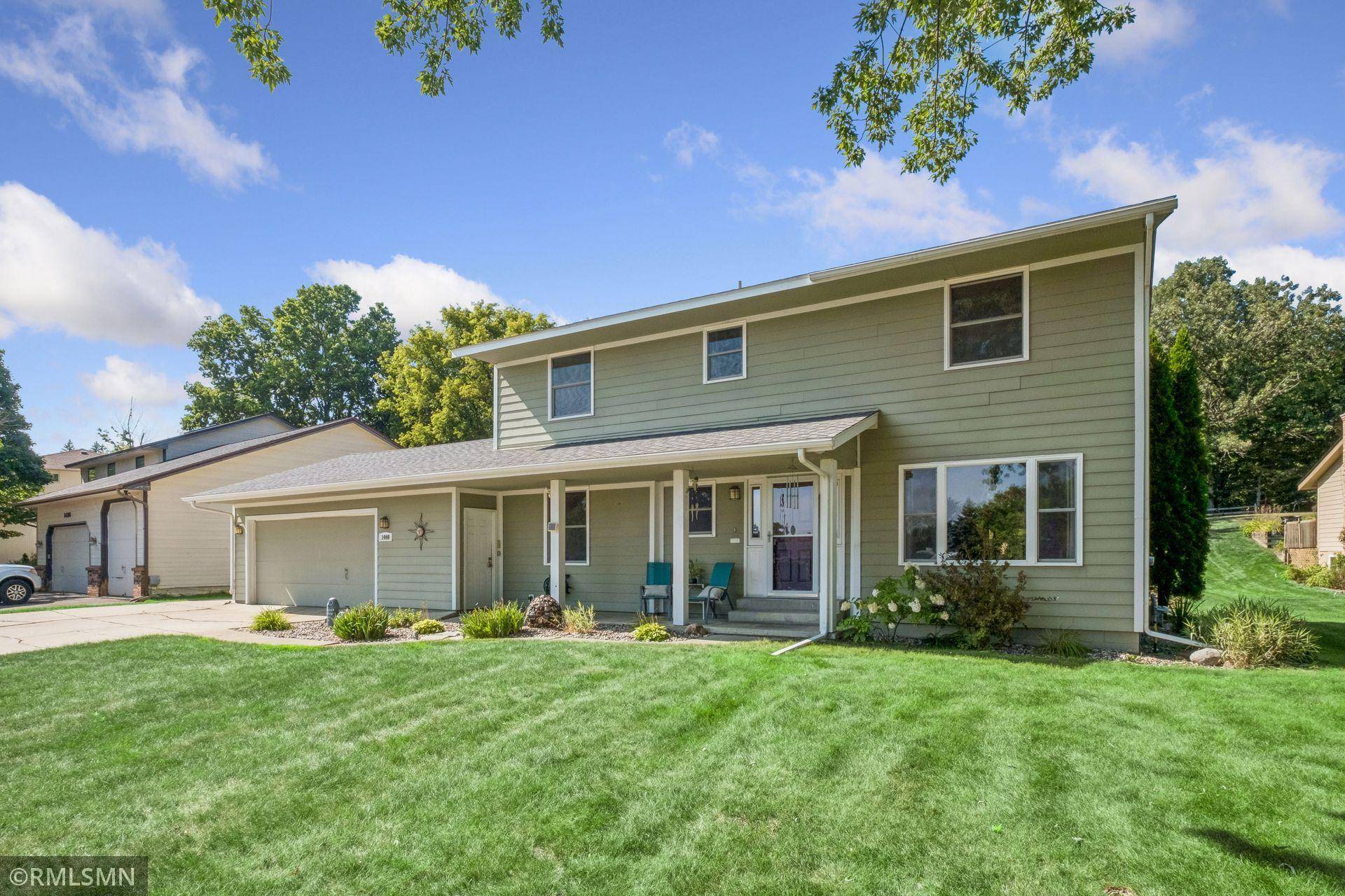 1440 Valley View RD, Chaska, MN 55318