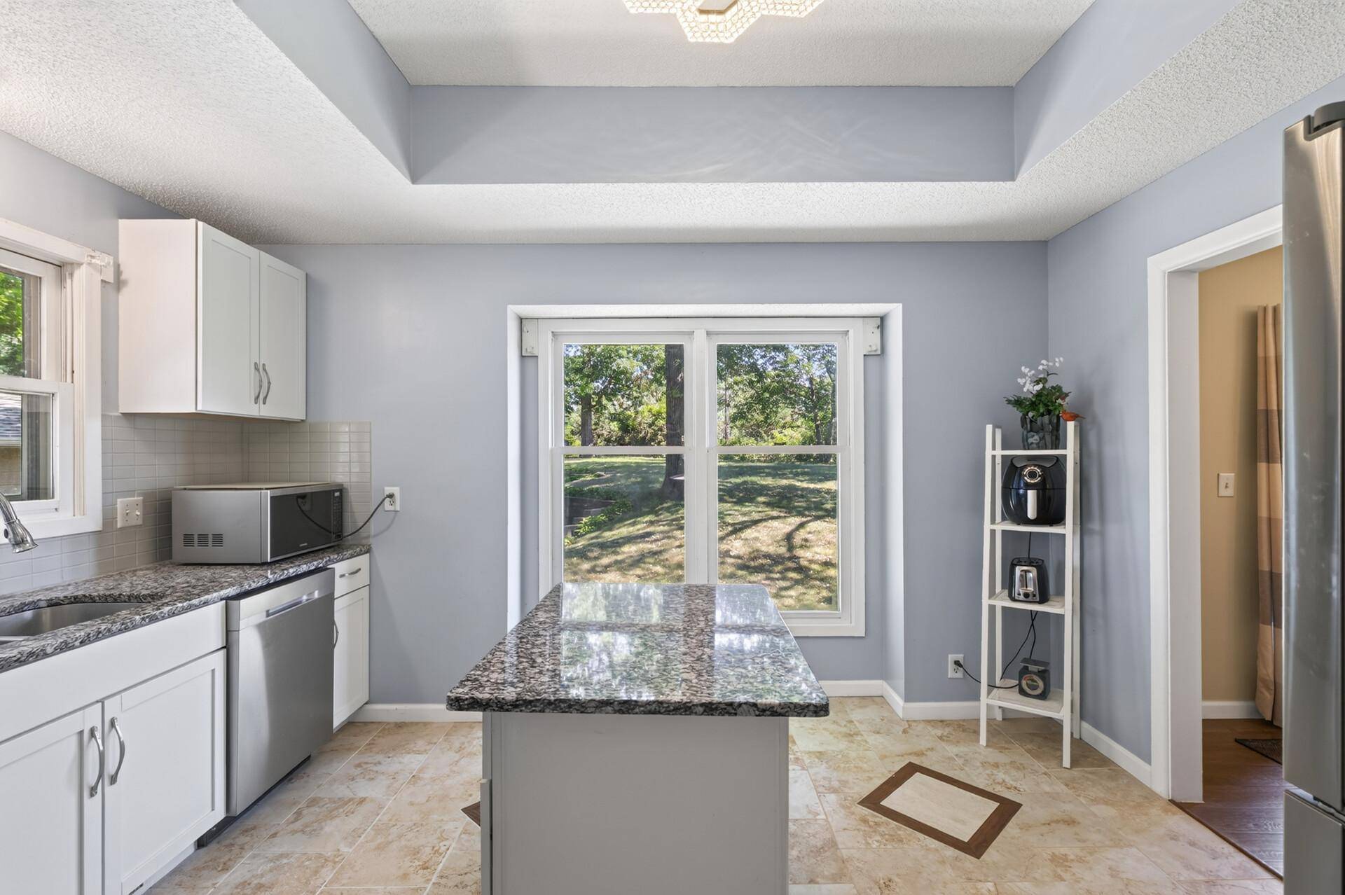 5795 Shannon TRL SE, Prior Lake, MN 55372