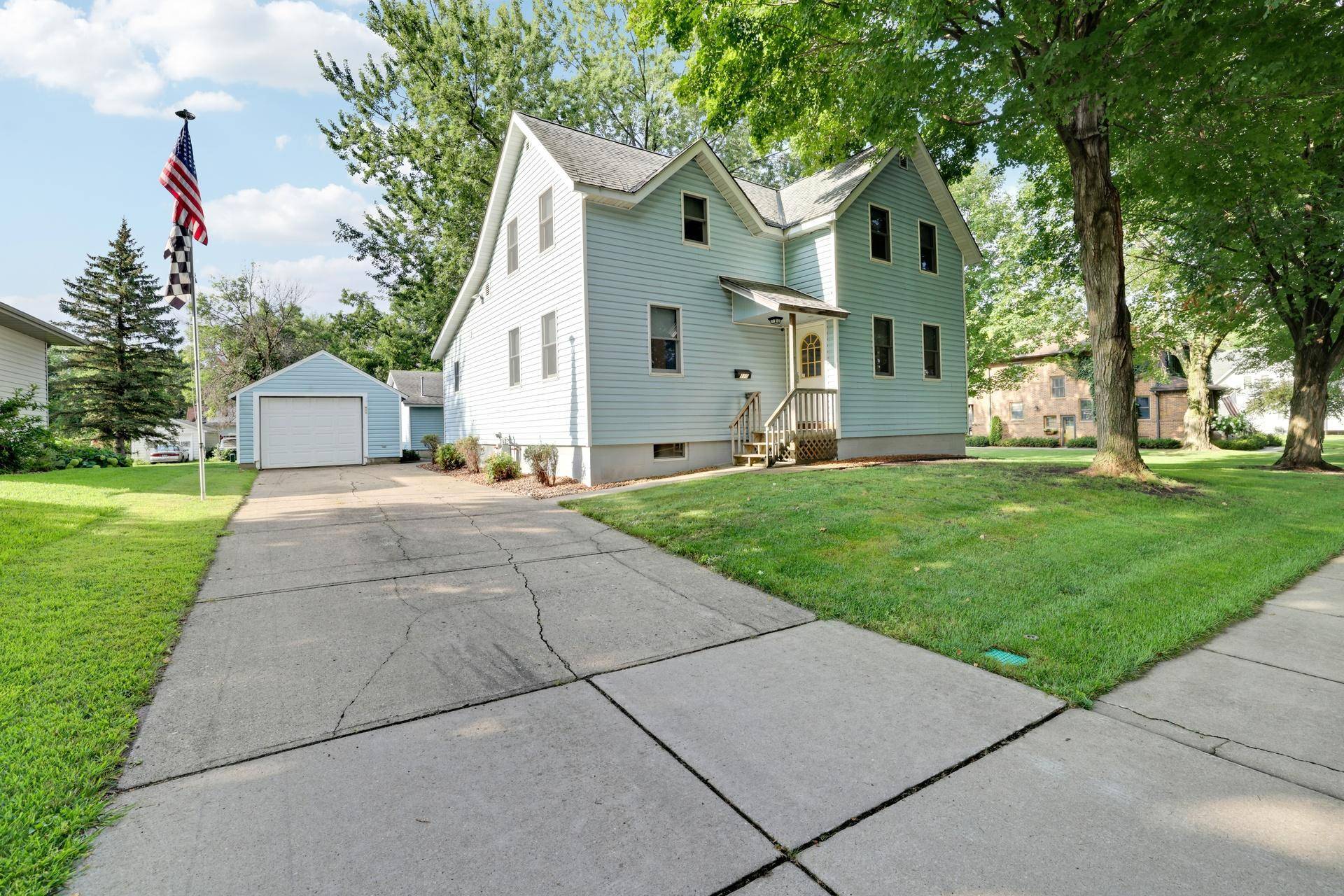 110 2nd ST SW, New Prague, MN 56071